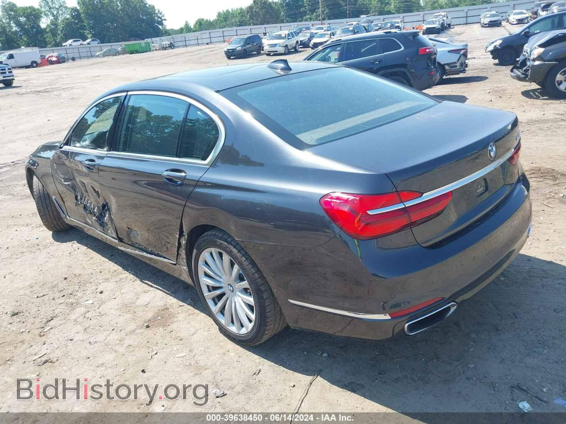 2017 BMW 740I - VIN: WBA7E2C54HG739309 - Фото 3