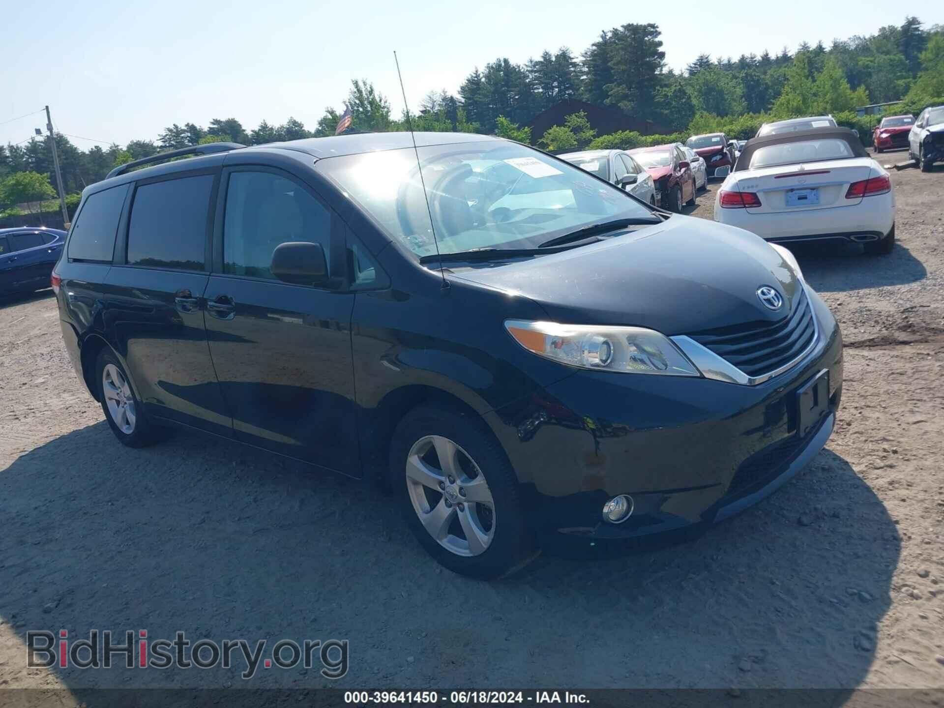 Photo 5TDKK3DC8DS345689 - TOYOTA SIENNA 2013
