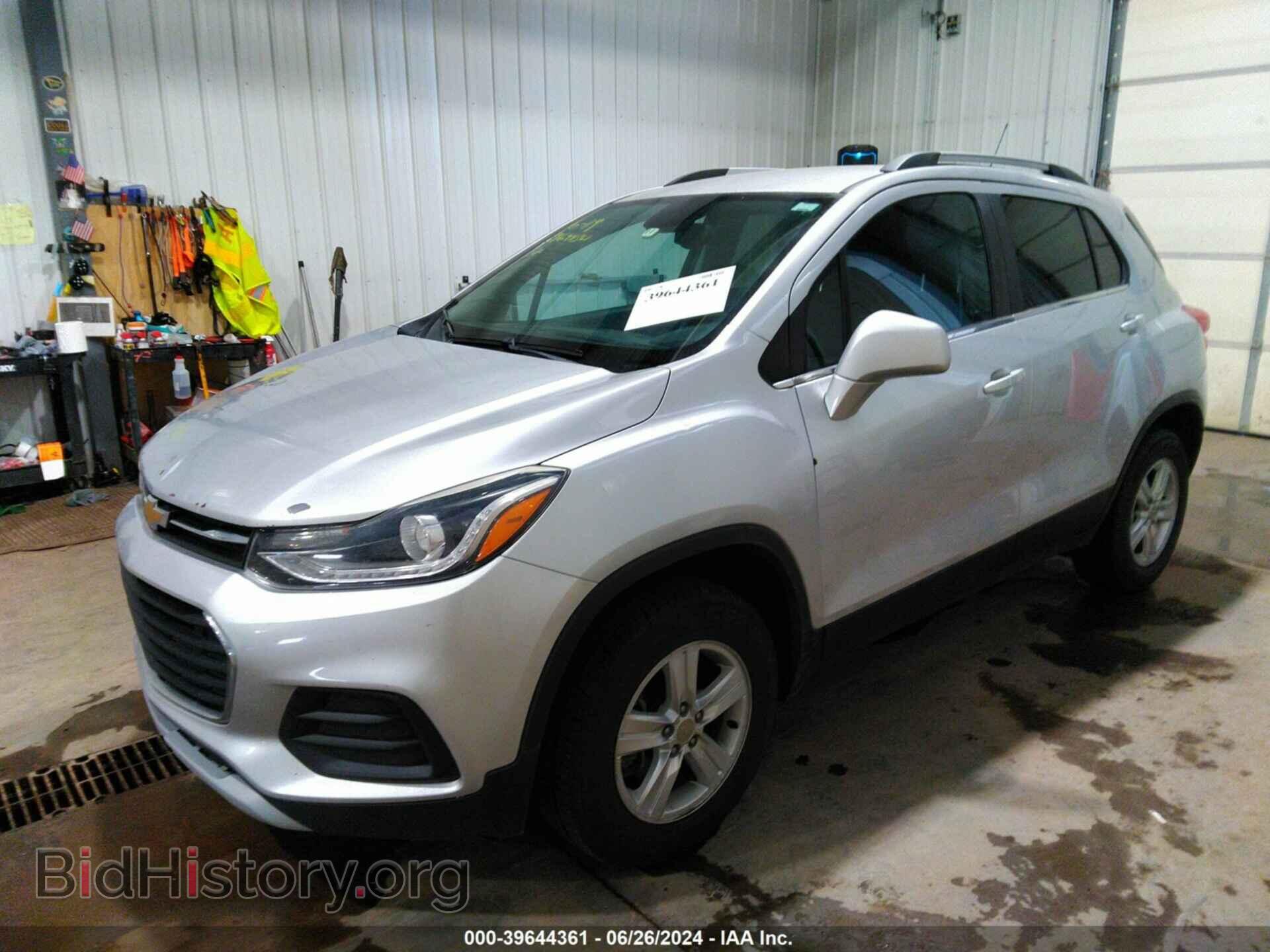 2017 CHEVROLET TRAX - VIN: 3GNCJPSB7HL181556 - Фото 2