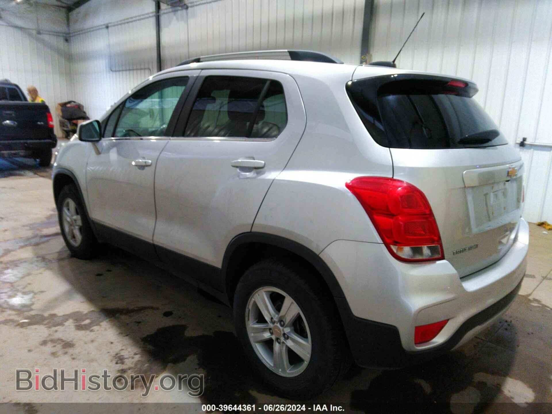 2017 CHEVROLET TRAX - VIN: 3GNCJPSB7HL181556 - Фото 3