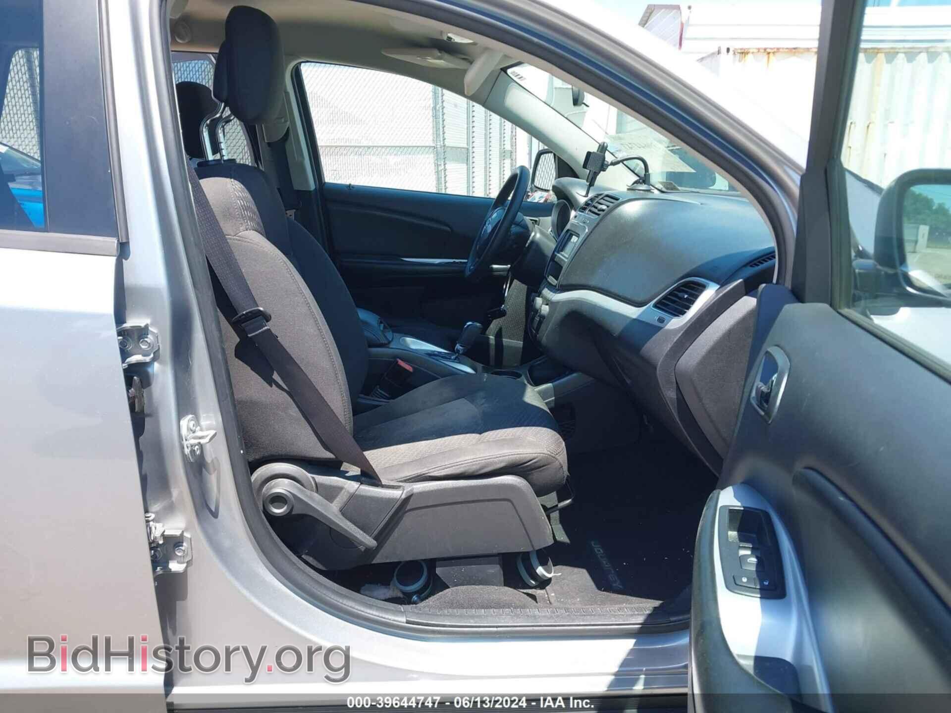 2017 DODGE JOURNEY - VIN: 3C4PDCBGXHT589300 - Фото 5