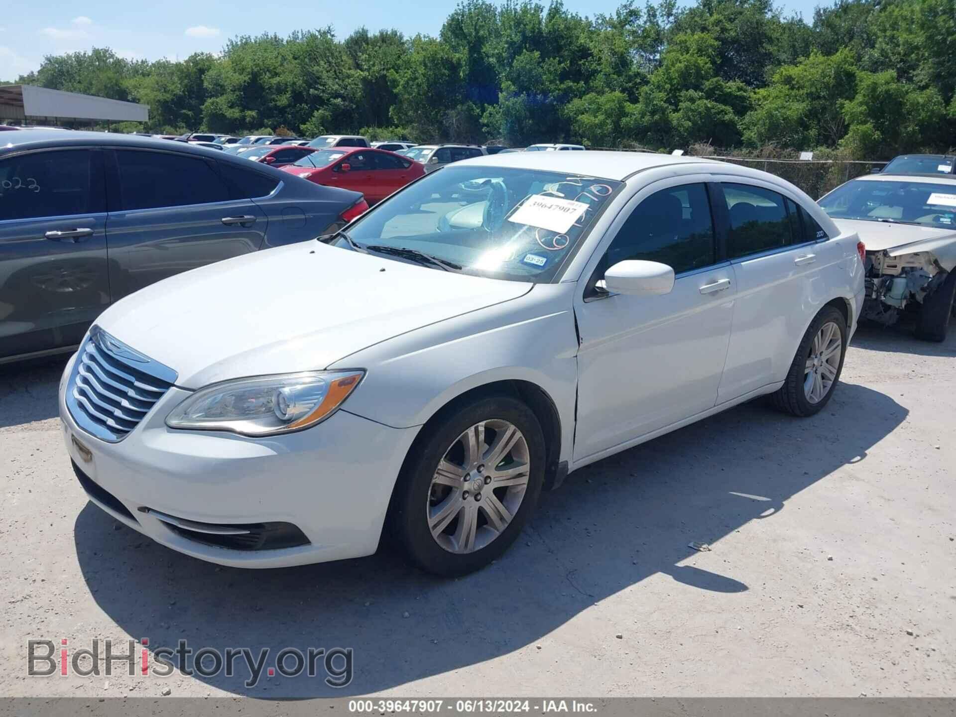2013 CHRYSLER 200 - VIN: 1C3CCBBB7DN695170 - Фото 2