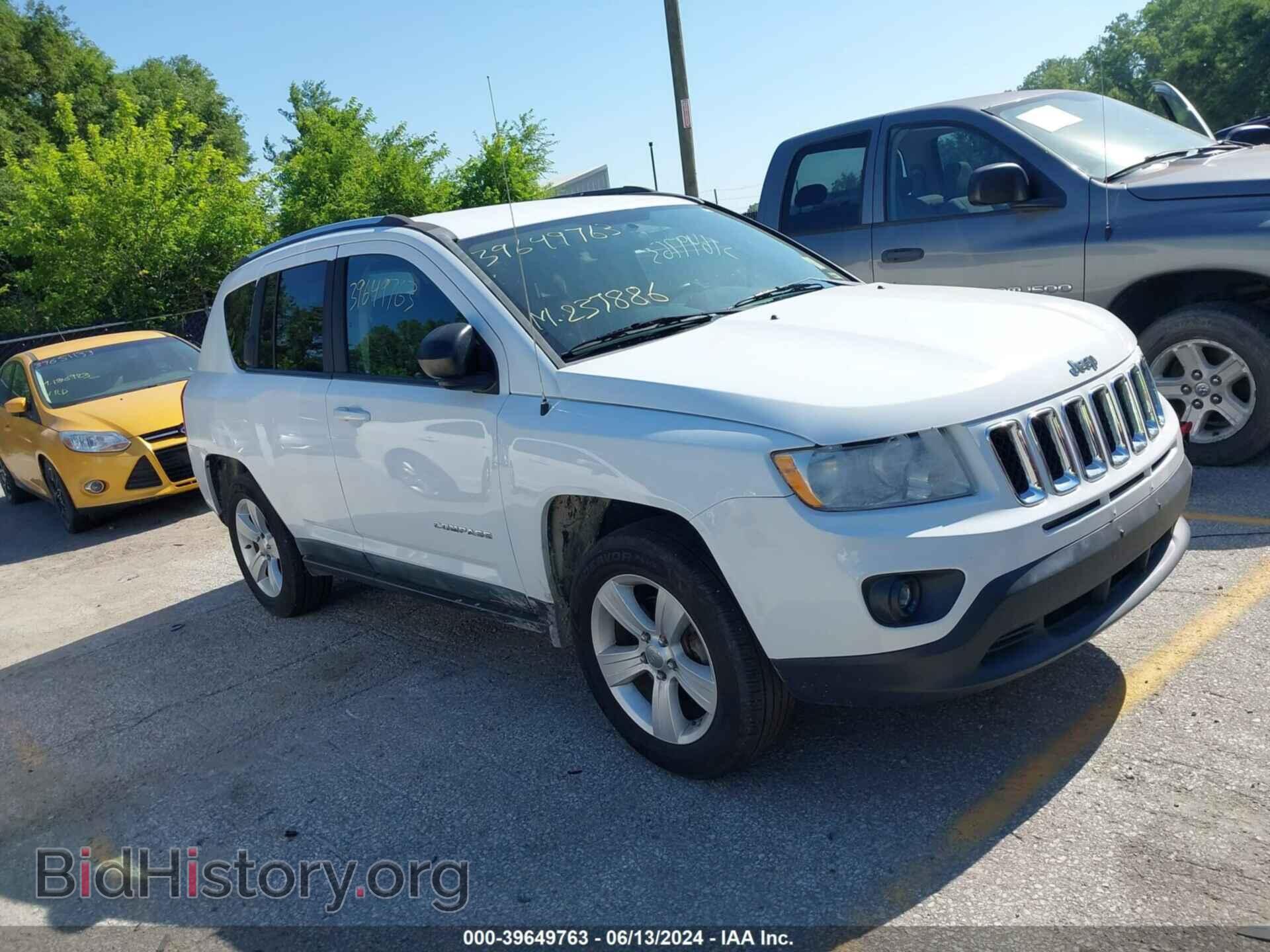 Photo 1J4NF1FB3BD257839 - JEEP COMPASS 2011