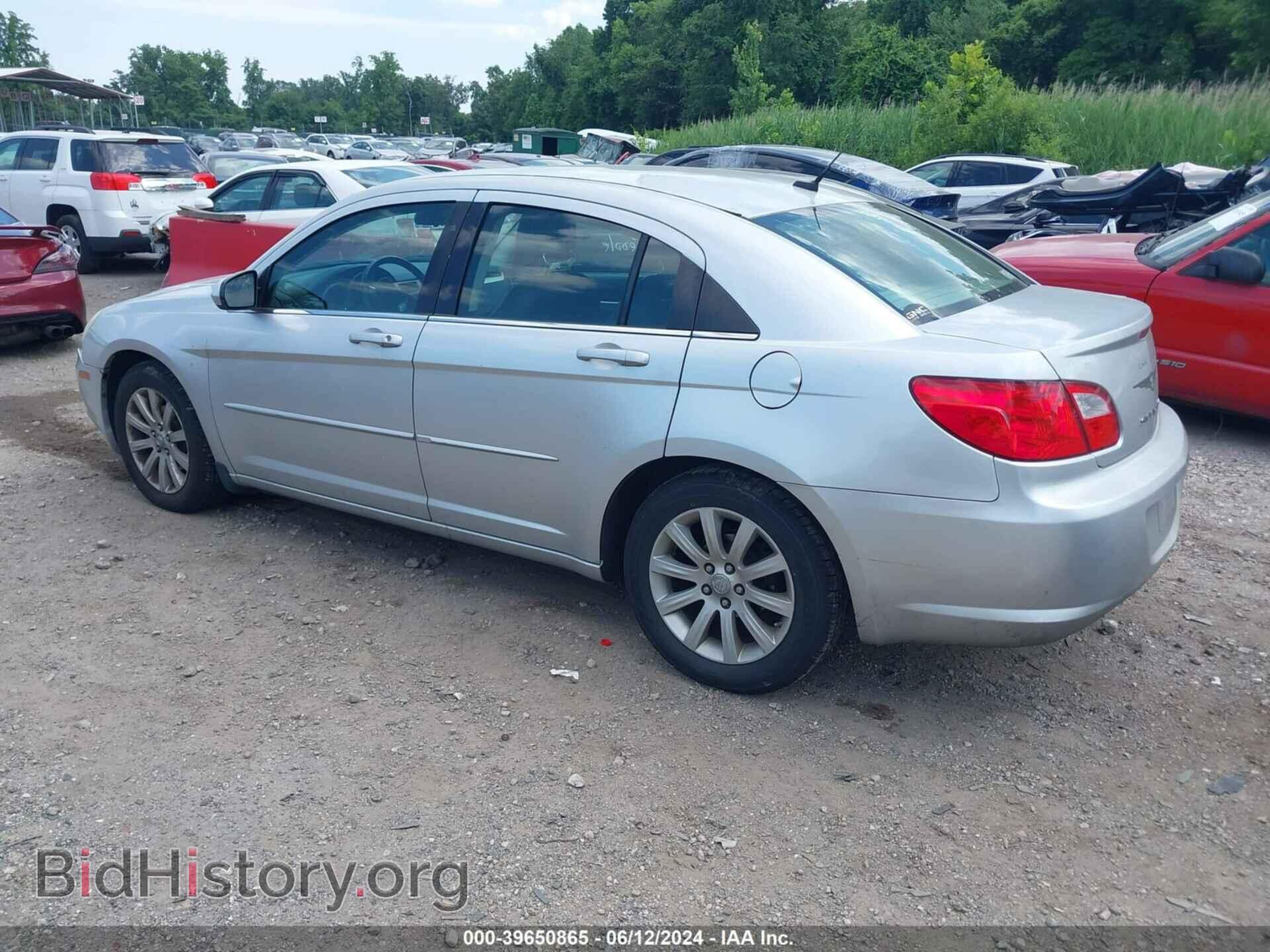 2010 CHRYSLER SEBRING - VIN: 1C3CC5FB5AN145828 - Фото 3
