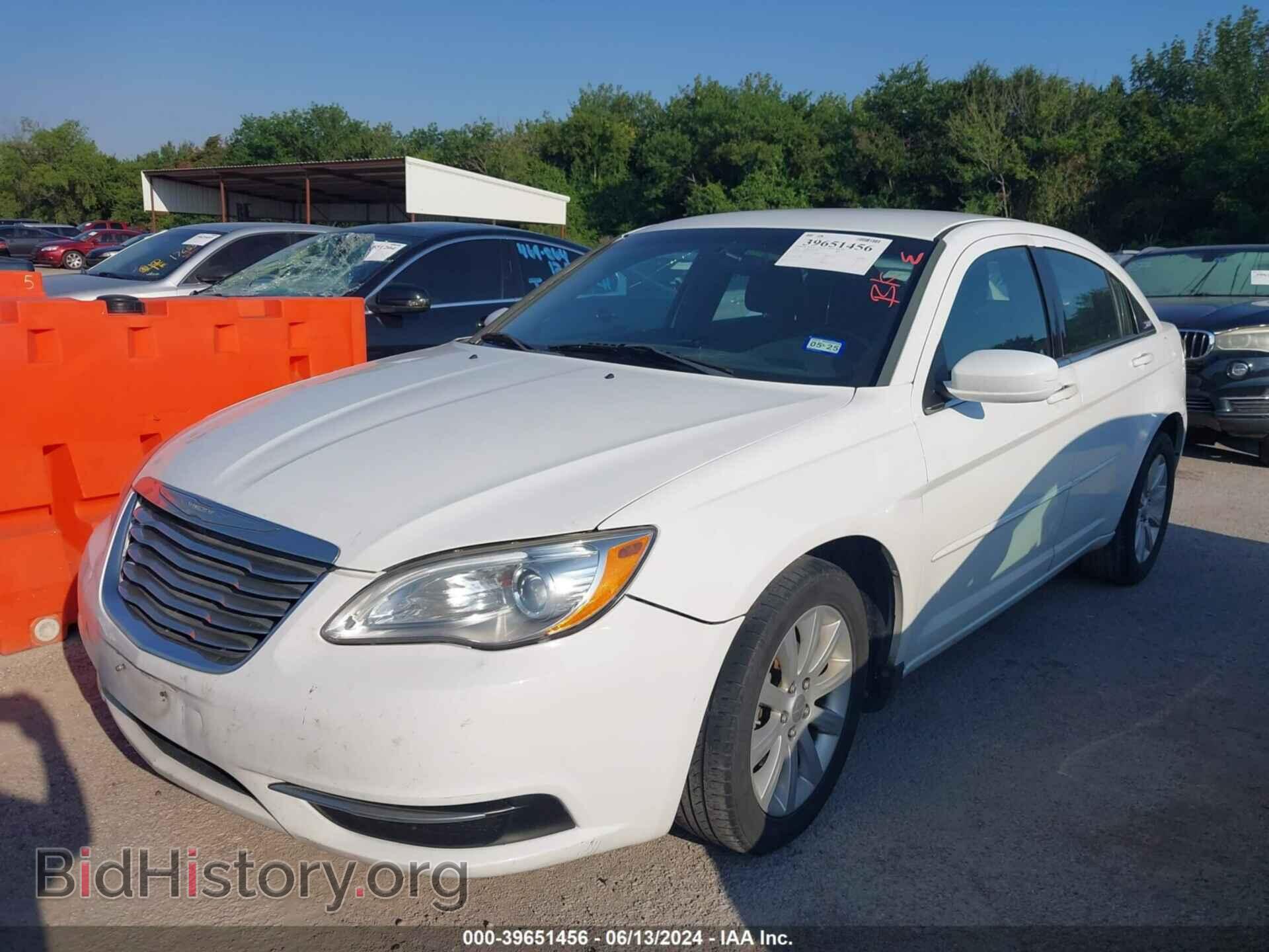 2012 CHRYSLER 200 - VIN: 1C3CCBBG0CN130740 - Фото 2