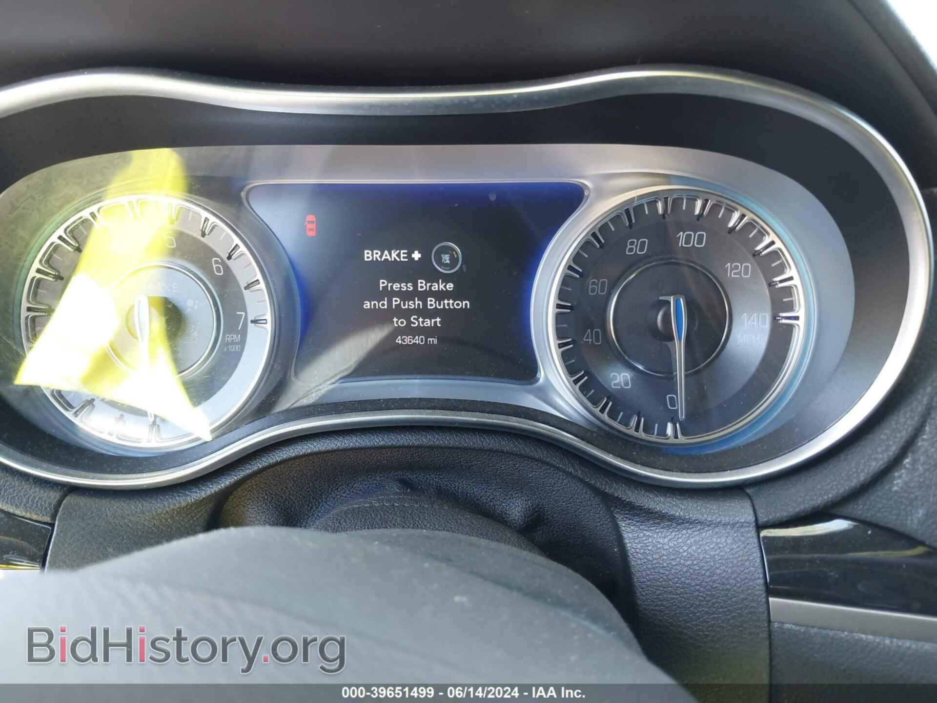 2018 CHRYSLER 300 - VIN: 2C3CCABG9JH253775 - Фото 7