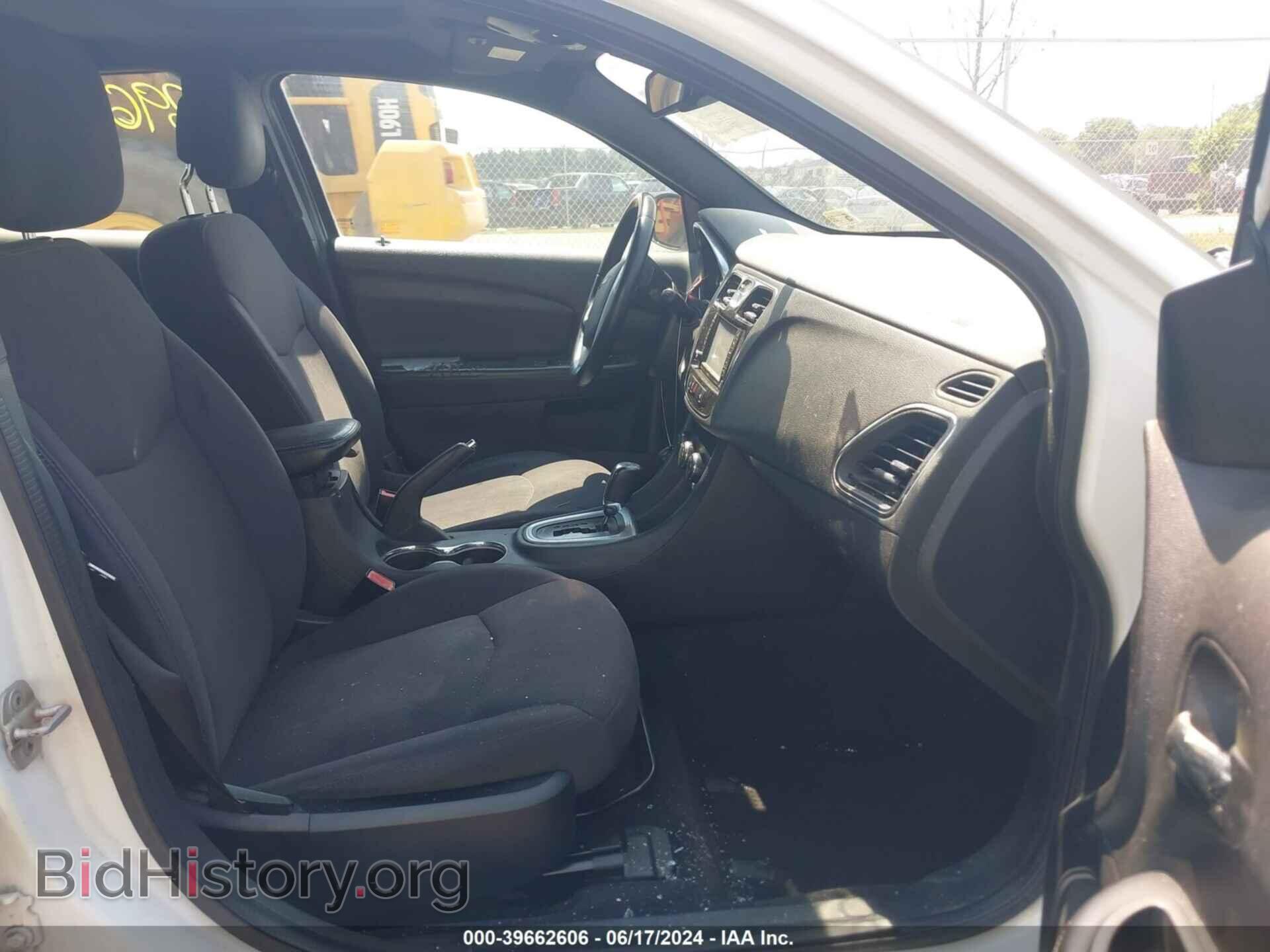 2012 CHRYSLER 200 - VIN: 1C3CCBCG9CN263821 - Фото 5