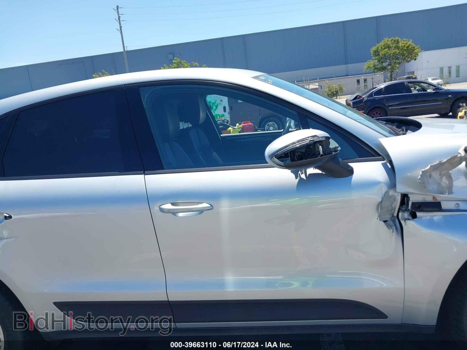 2017 PORSCHE MACAN - VIN: WP1AA2A56HLB05495 - Photo 13