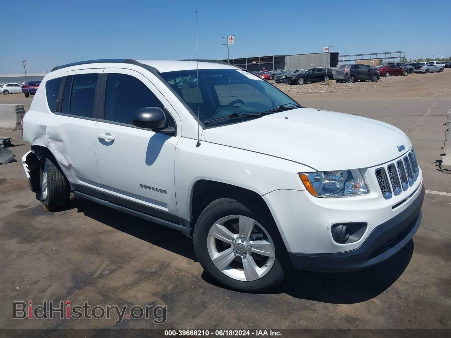 Photo 1J4NF1FB8BD183317 - JEEP COMPASS 2011