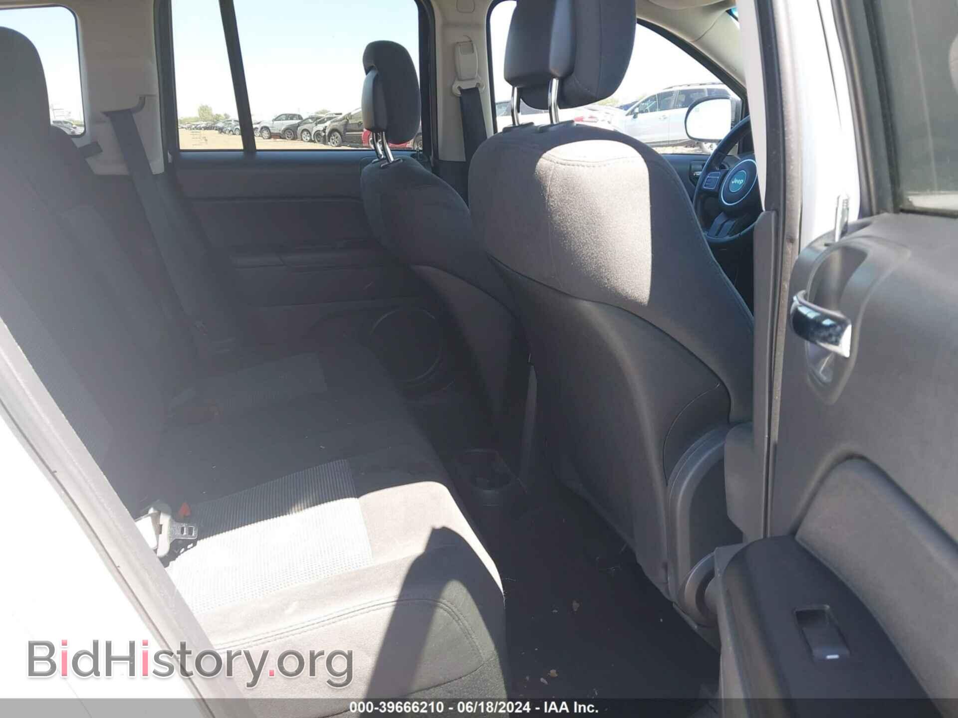 2011 JEEP COMPASS - VIN: 1J4NF1FB8BD183317 - Photo 8