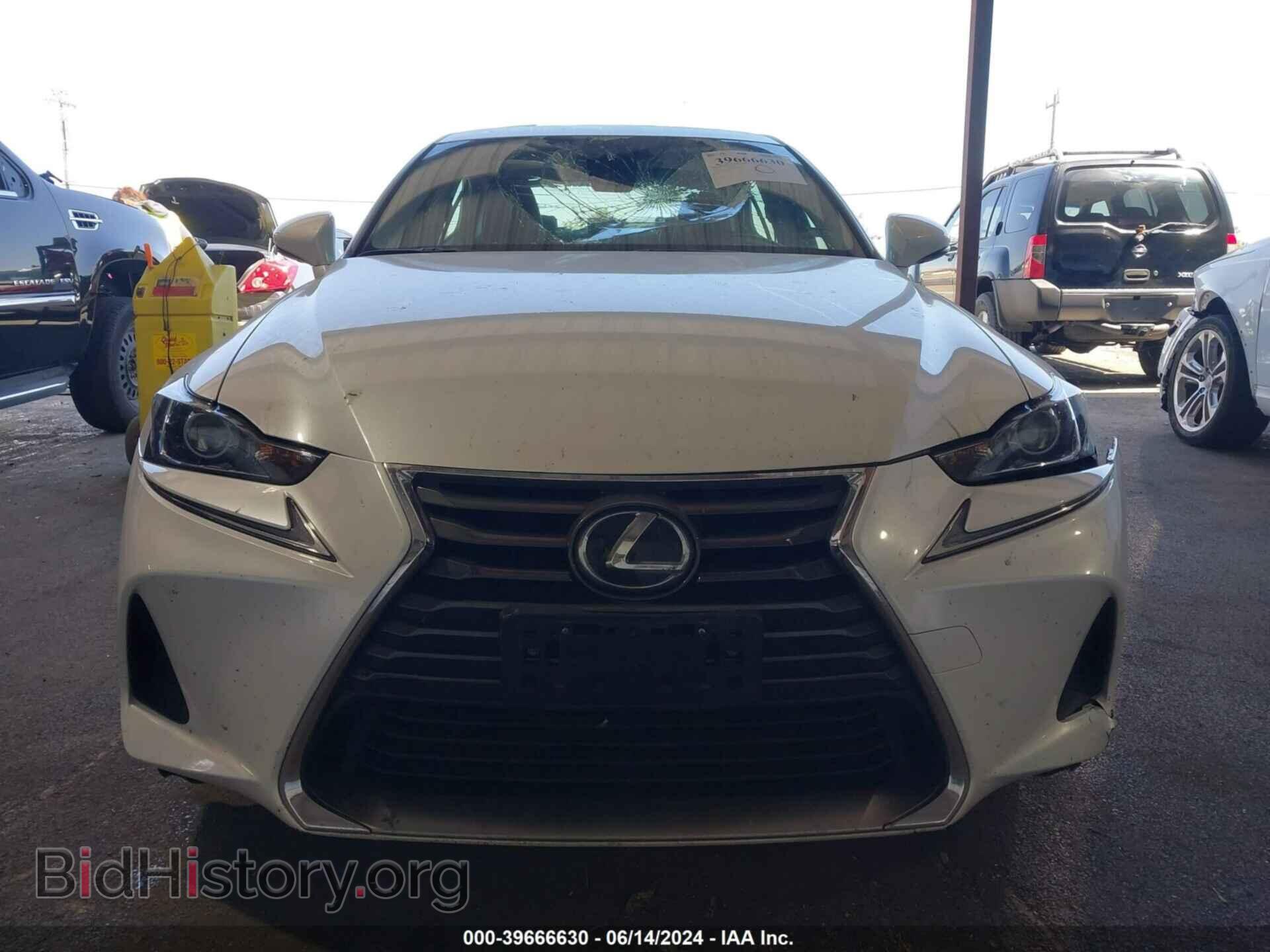 2017 LEXUS IS 200T - VIN: JTHBA1D28H5060483 - Фото 11