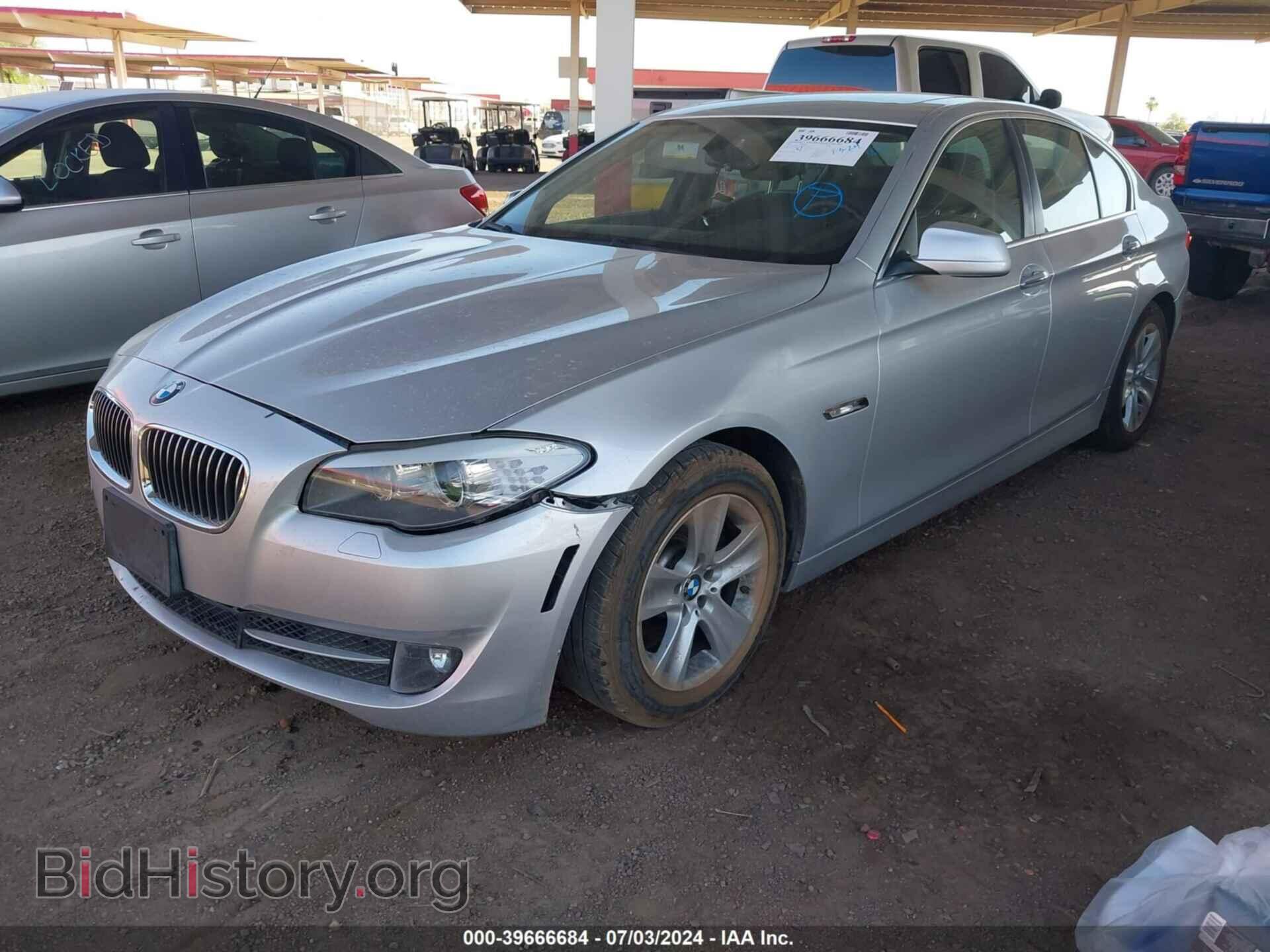 2013 BMW 528I - VIN: WBAXG5C55DDY32735 - Фото 2