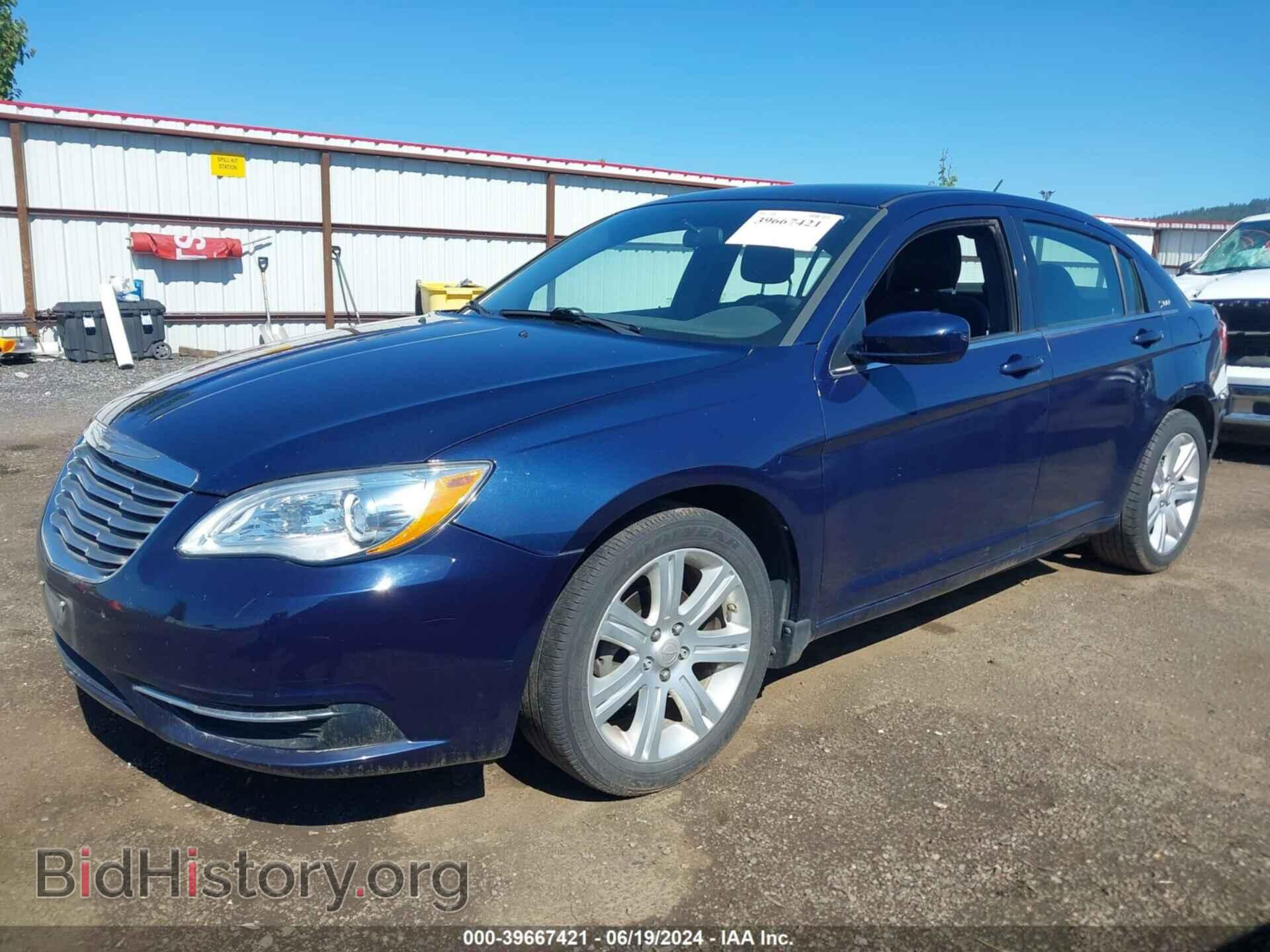 2013 CHRYSLER 200 - VIN: 1C3CCBAB8DN669792 - Photo 2