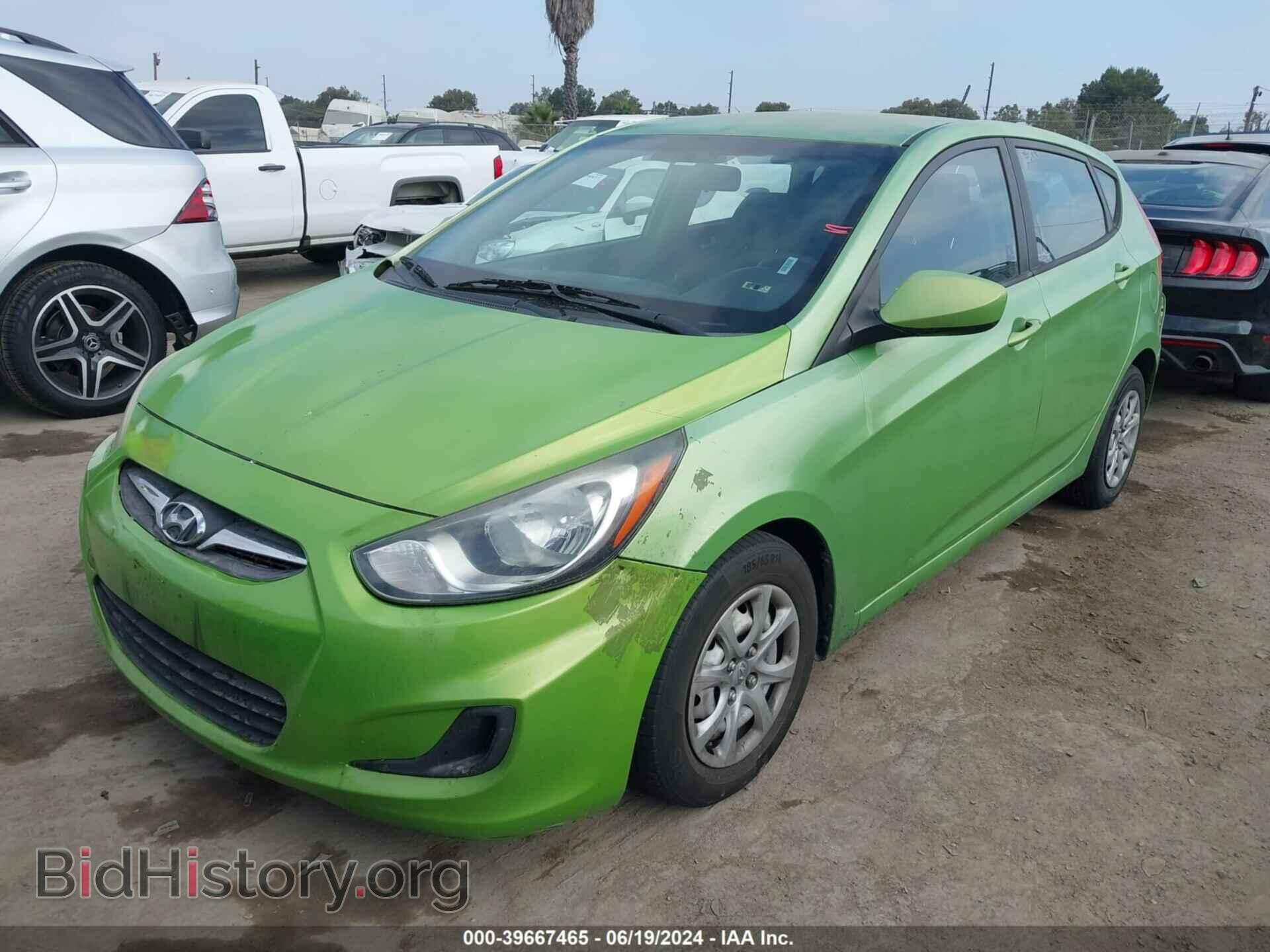 2013 HYUNDAI ACCENT - VIN: KMHCT5AE0DU132181 - Фото 2