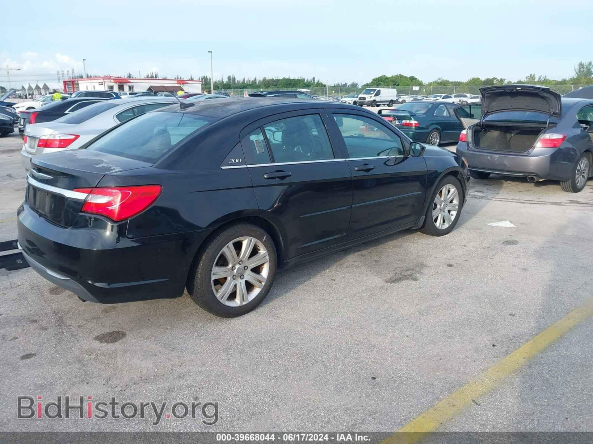 2013 CHRYSLER 200 - VIN: 1C3CCBBB8DN656586 - Фото 4
