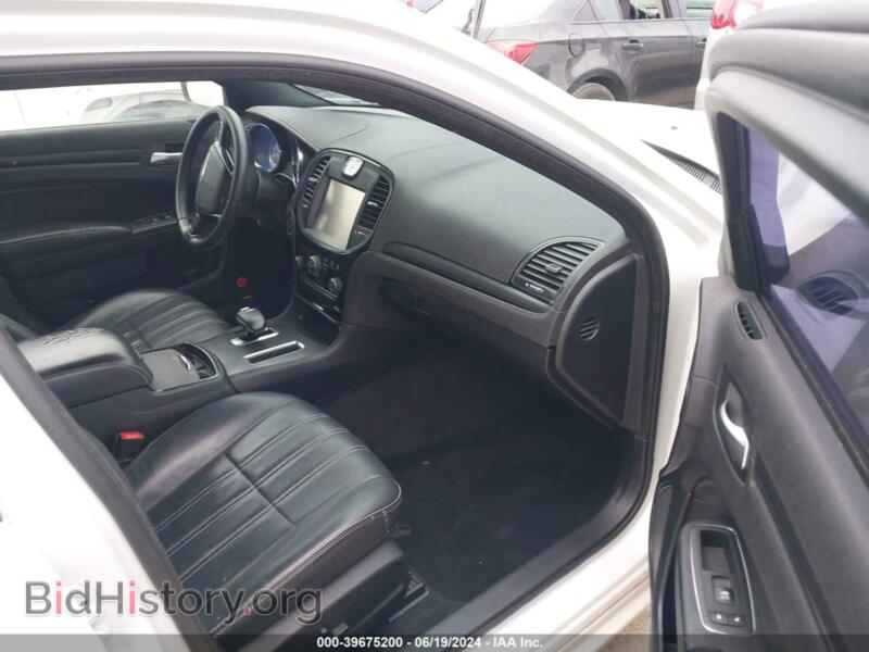 2014 Chrysler 300 (VIN 2C3CCABG2EH221918) — photo 5 of 16