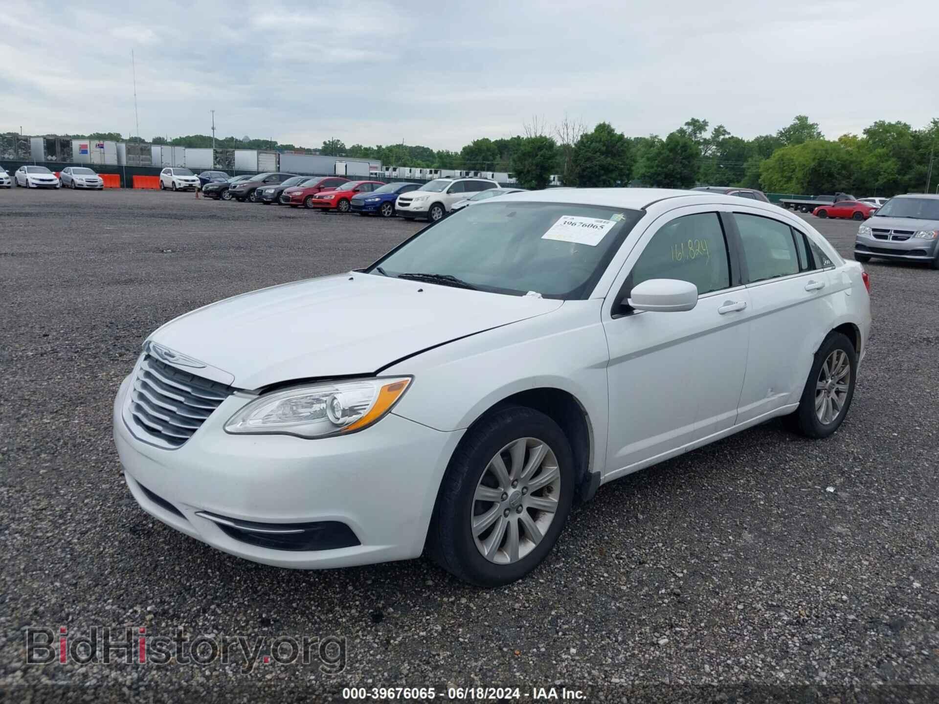 2013 CHRYSLER 200 - VIN: 1C3CCBBB4DN672882 - Фото 2