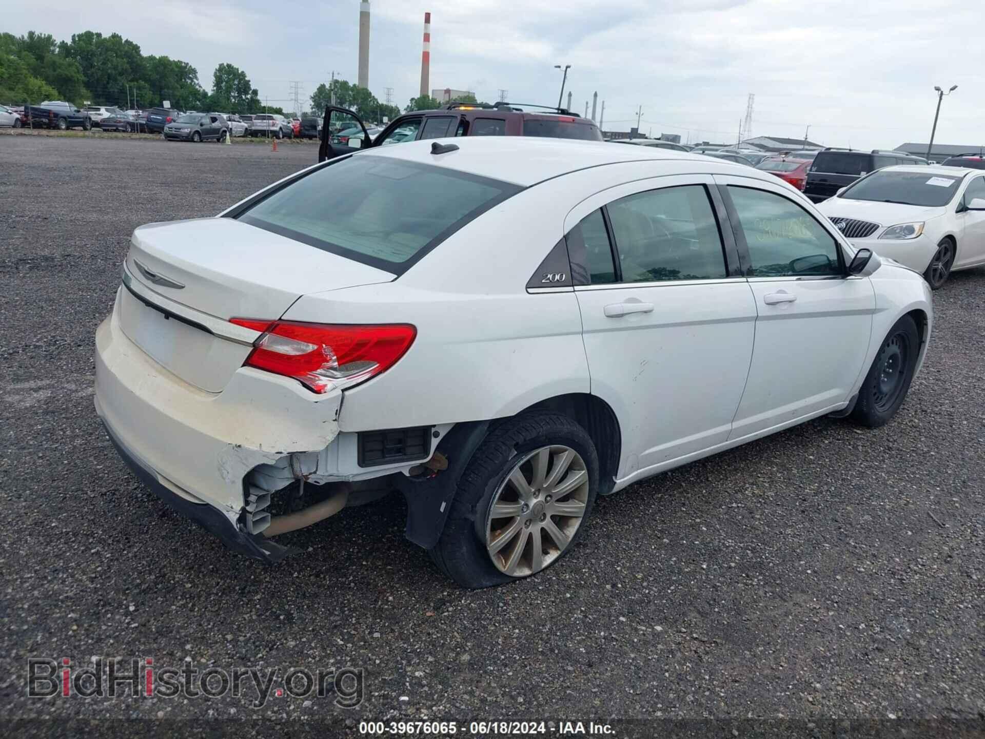2013 CHRYSLER 200 - VIN: 1C3CCBBB4DN672882 - Фото 4