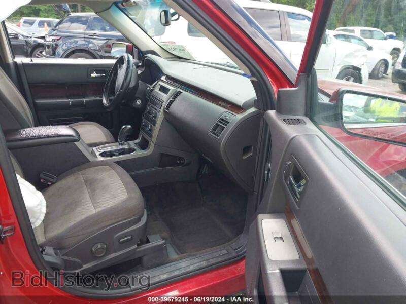 2011 Ford FLEX (VIN 2FMGK5CC6BBD20402) — photo 5 of 16