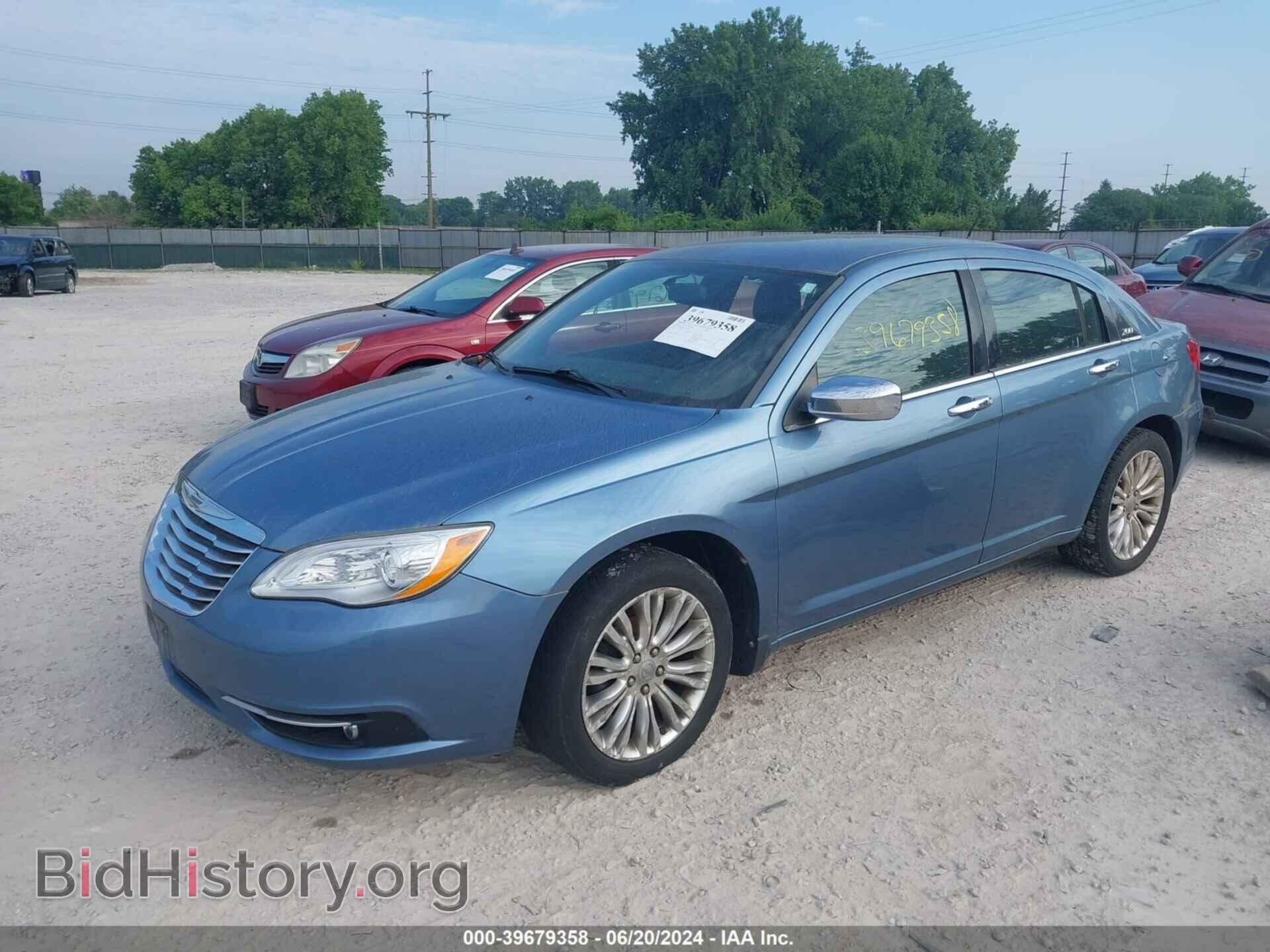 2011 CHRYSLER 200 - VIN: 1C3BC2FB2BN551450 - Фото 2