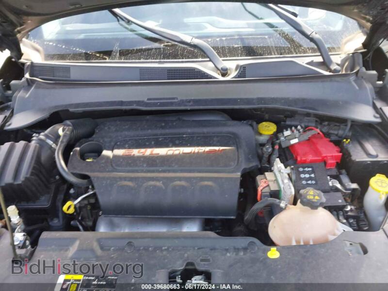2020 Jeep COMPASS (VIN 3C4NJCBB0LT162107) — photo 10 of 17