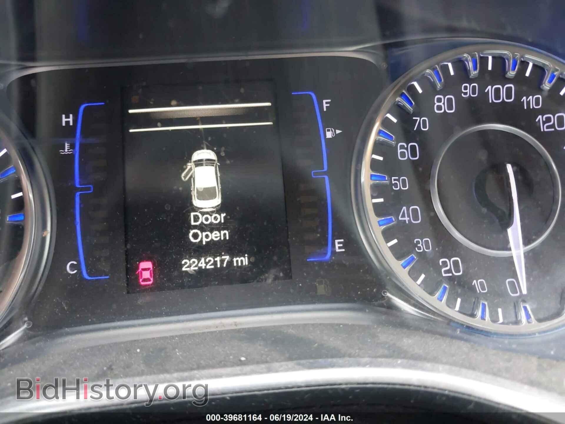 2016 CHRYSLER 200 - VIN: 1C3CCCABXGN126809 - Фото 7