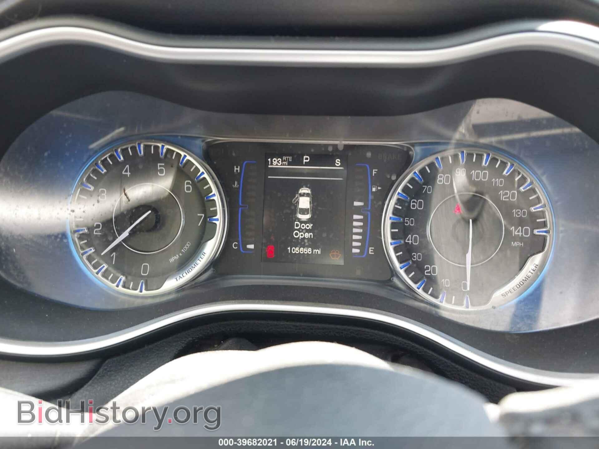 2015 CHRYSLER 200 - VIN: 1C3CCCAB2FN668372 - Фото 7