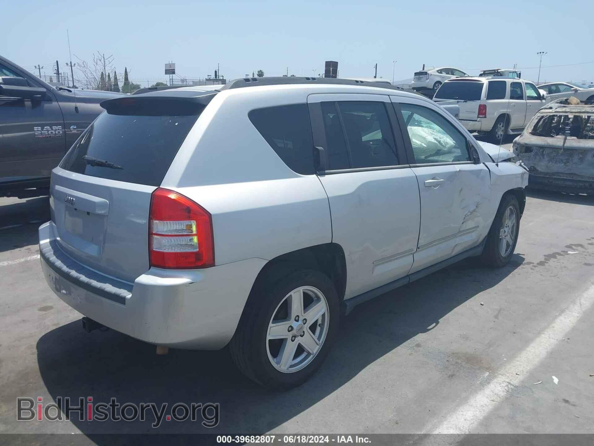 2010 JEEP COMPASS - VIN: 1J4NT4FB7AD541077 - Фото 4
