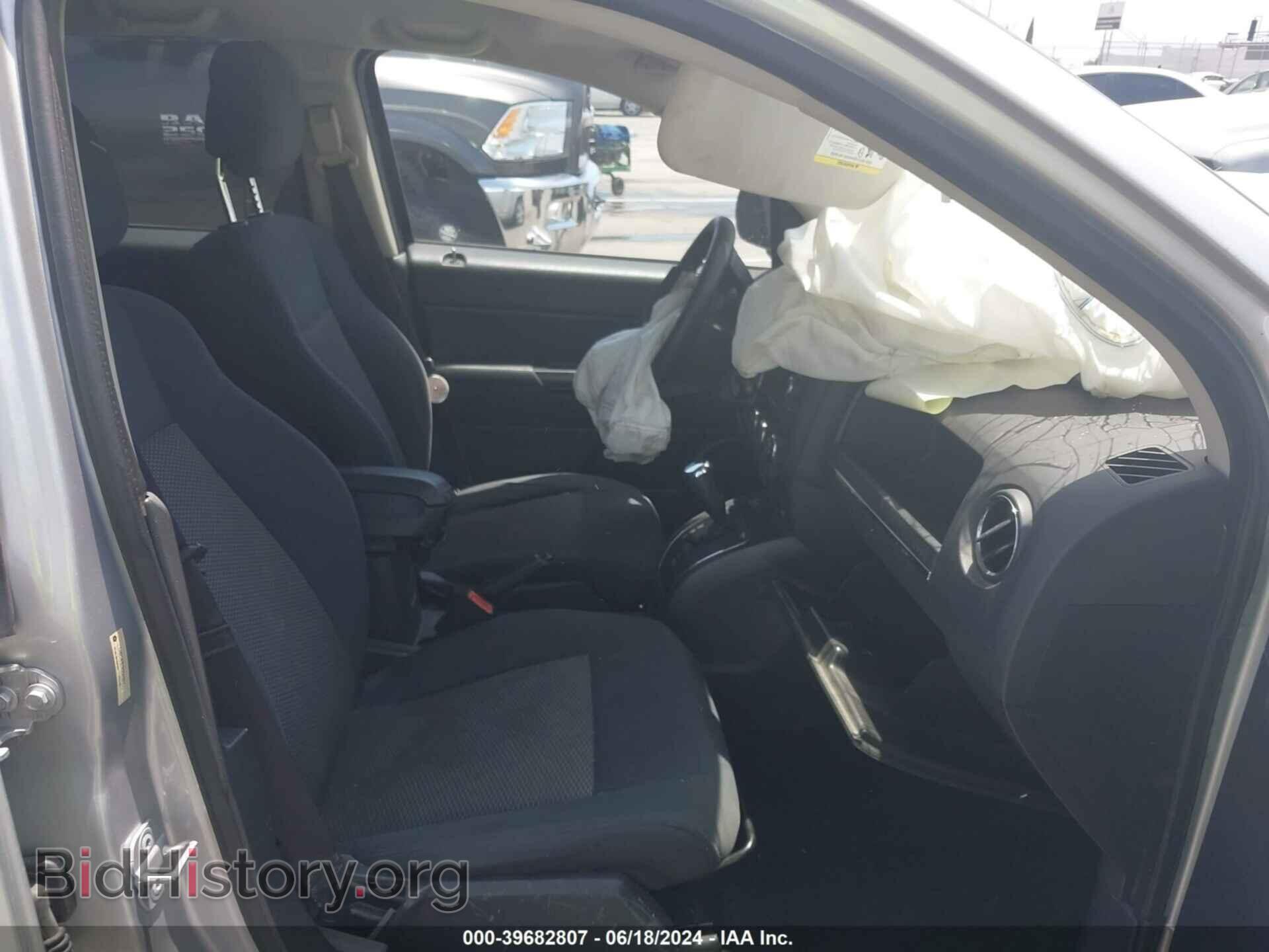 2010 JEEP COMPASS - VIN: 1J4NT4FB7AD541077 - Фото 5