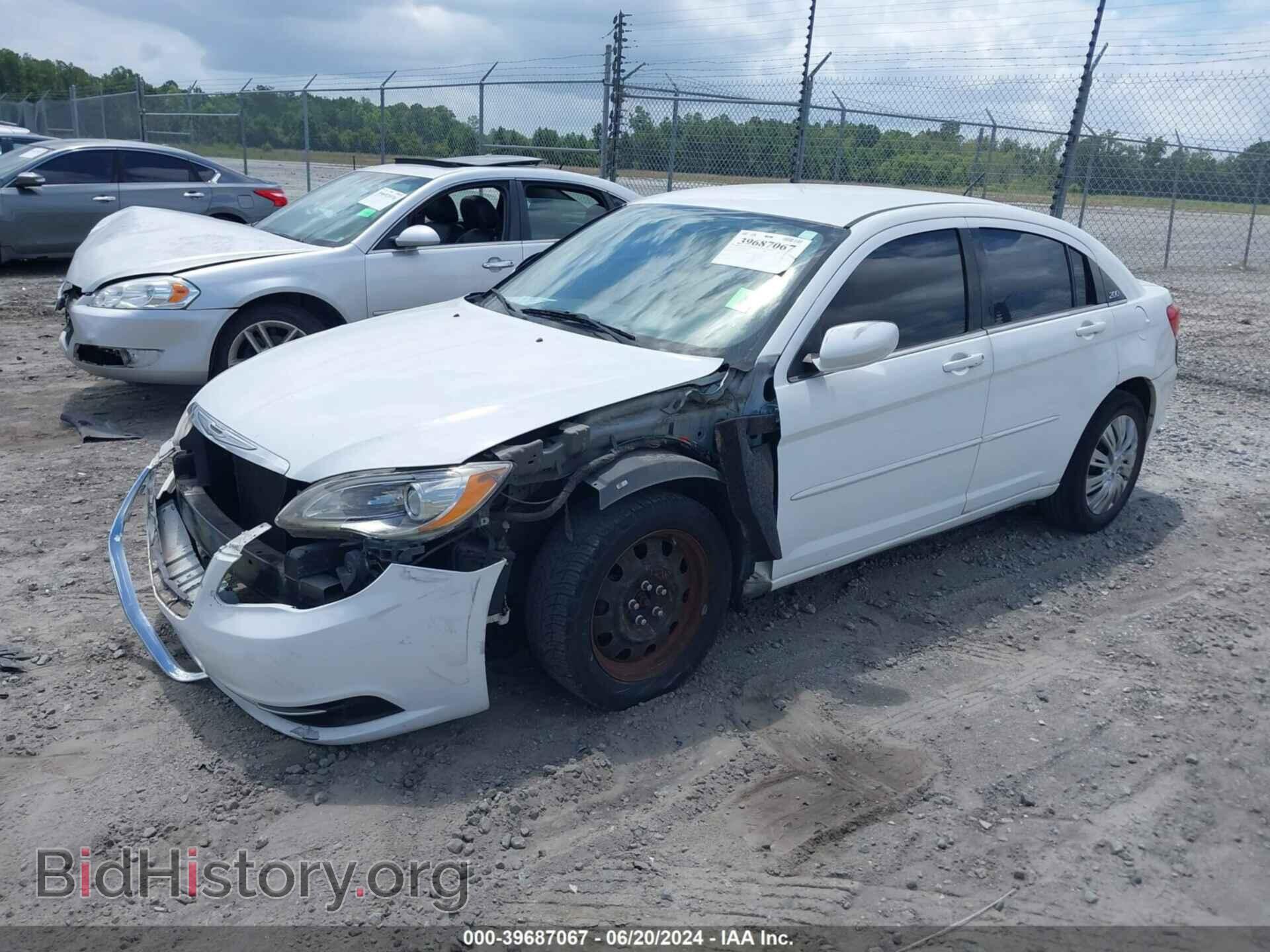 2012 CHRYSLER 200 - VIN: 1C3CCBAB9CN318159 - Фото 2