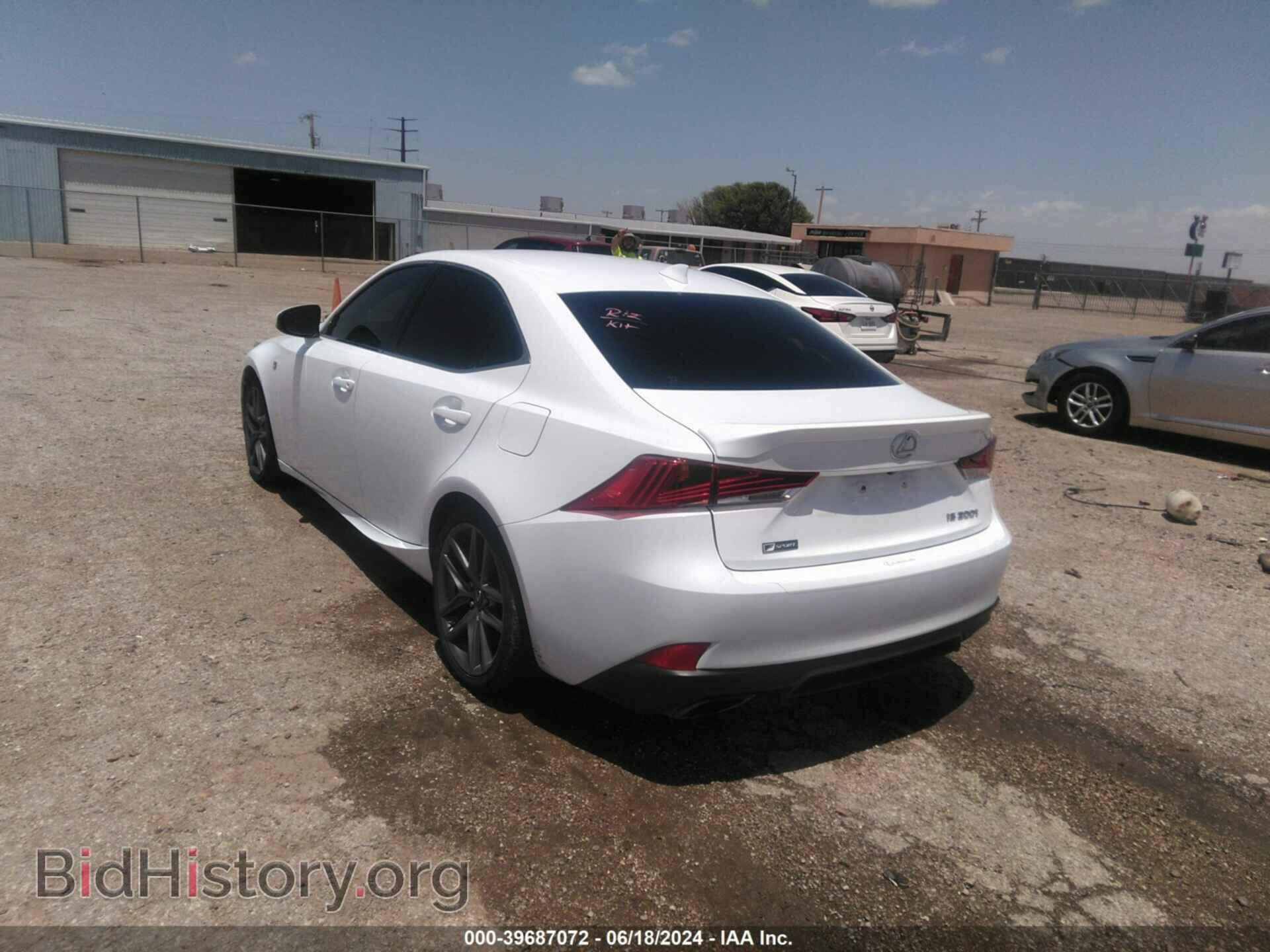 2017 LEXUS IS 200T - VIN: JTHBA1D26H5042449 - Фото 3