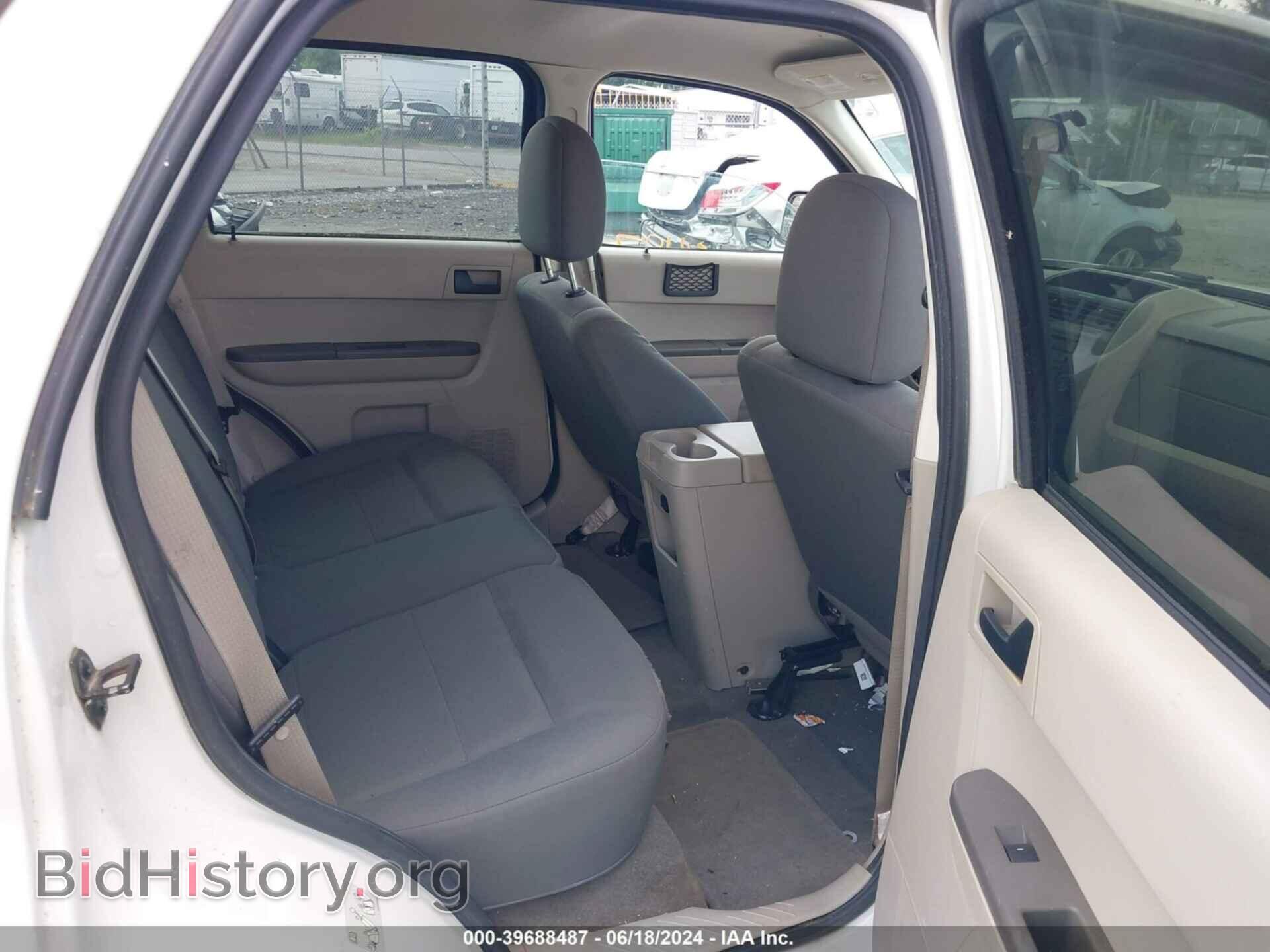 2011 FORD ESCAPE - VIN: 1FMCU9C75BKB15565 - Photo 8