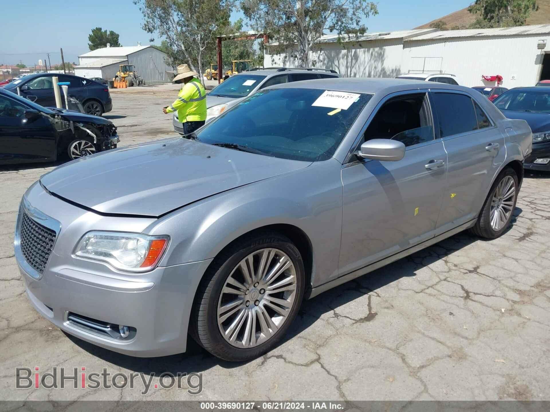 2014 CHRYSLER 300 - VIN: 2C3CCAAG2EH200102 - Photo 2