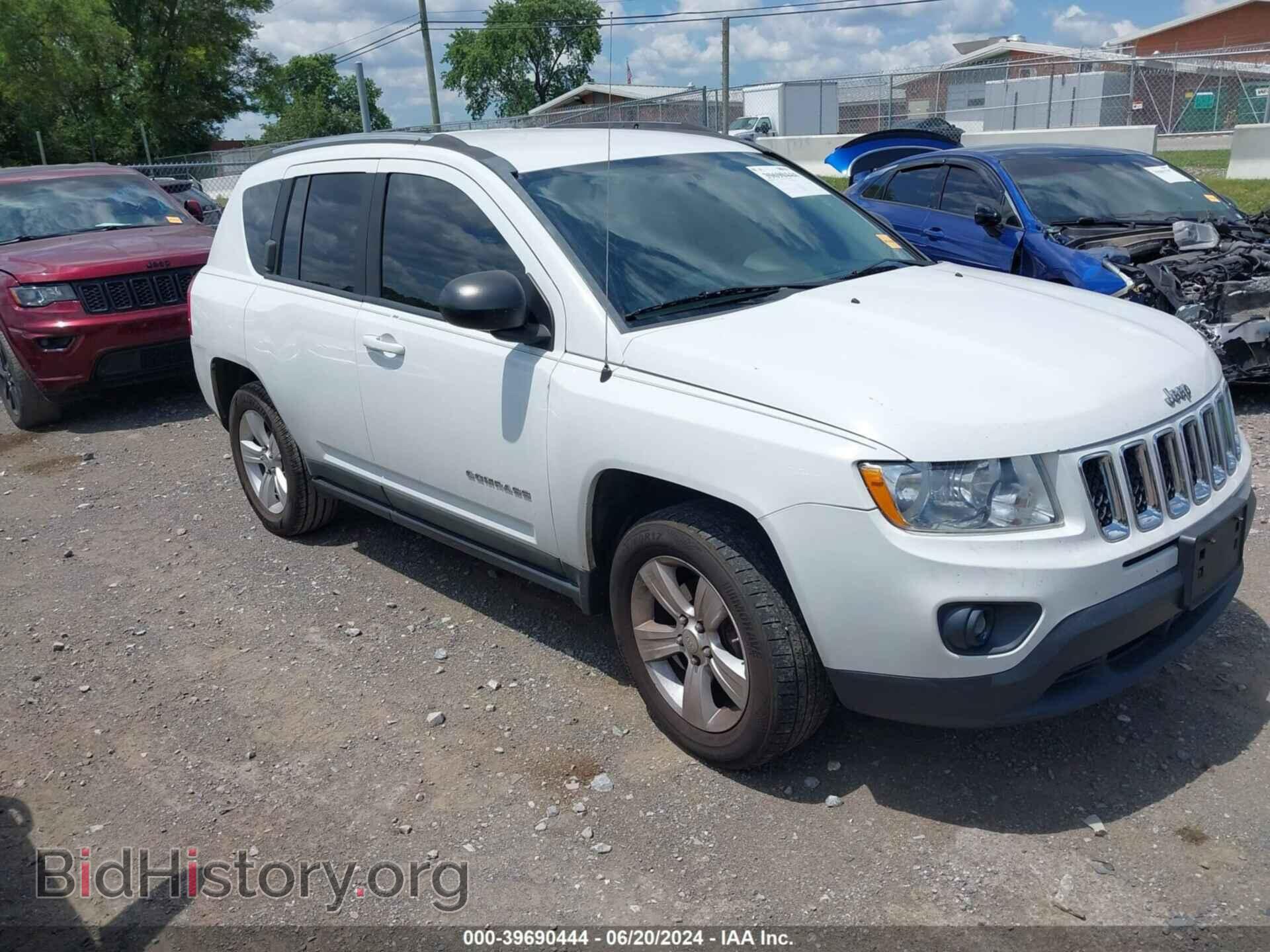 Photo 1J4NT1FB2BD260773 - JEEP COMPASS 2011