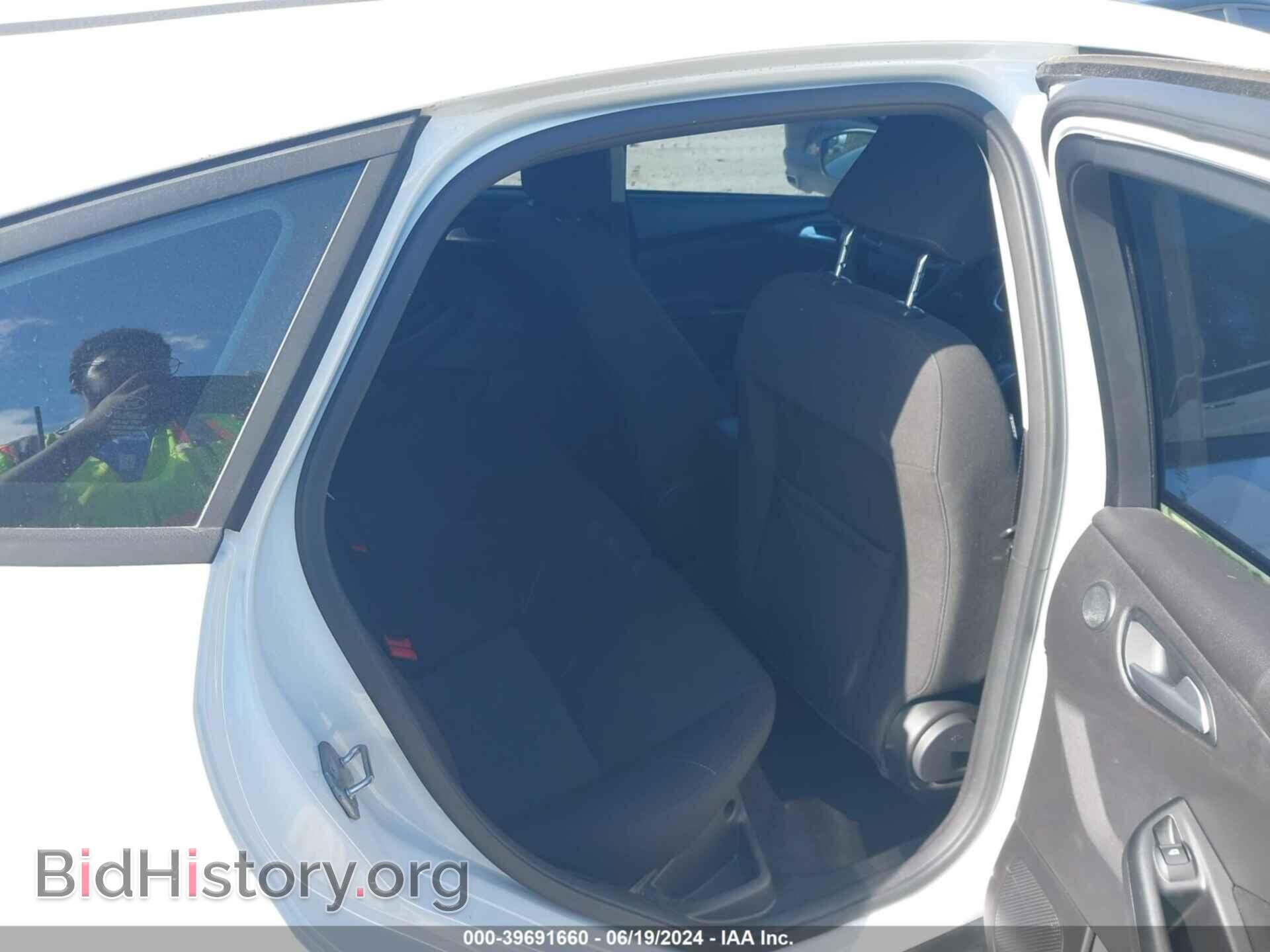 2017 FORD FOCUS - VIN: 1FADP3M29HL336661 - Photo 8