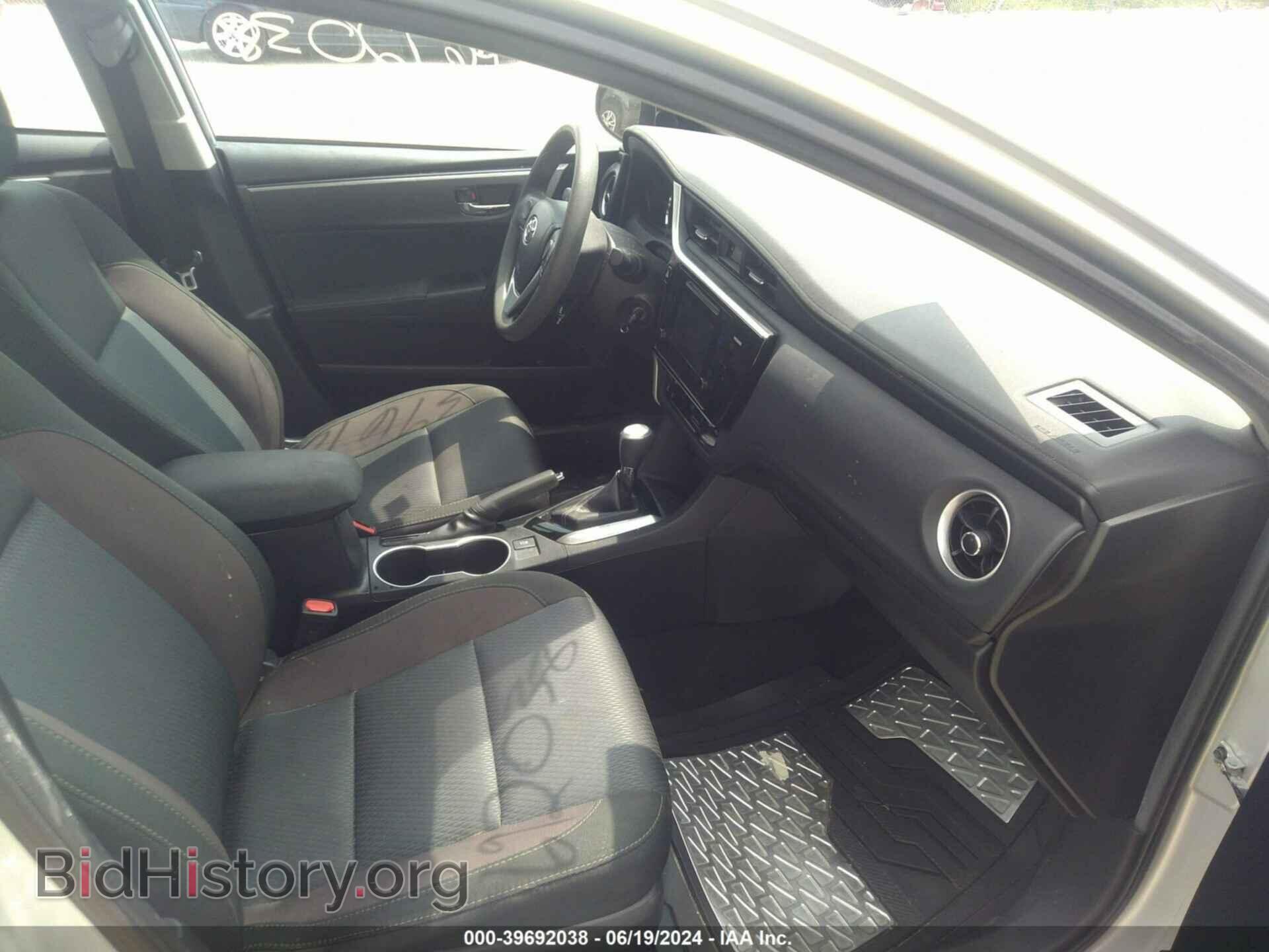 2017 TOYOTA COROLLA - VIN: 2T1BURHEXHC922827 - Фото 5