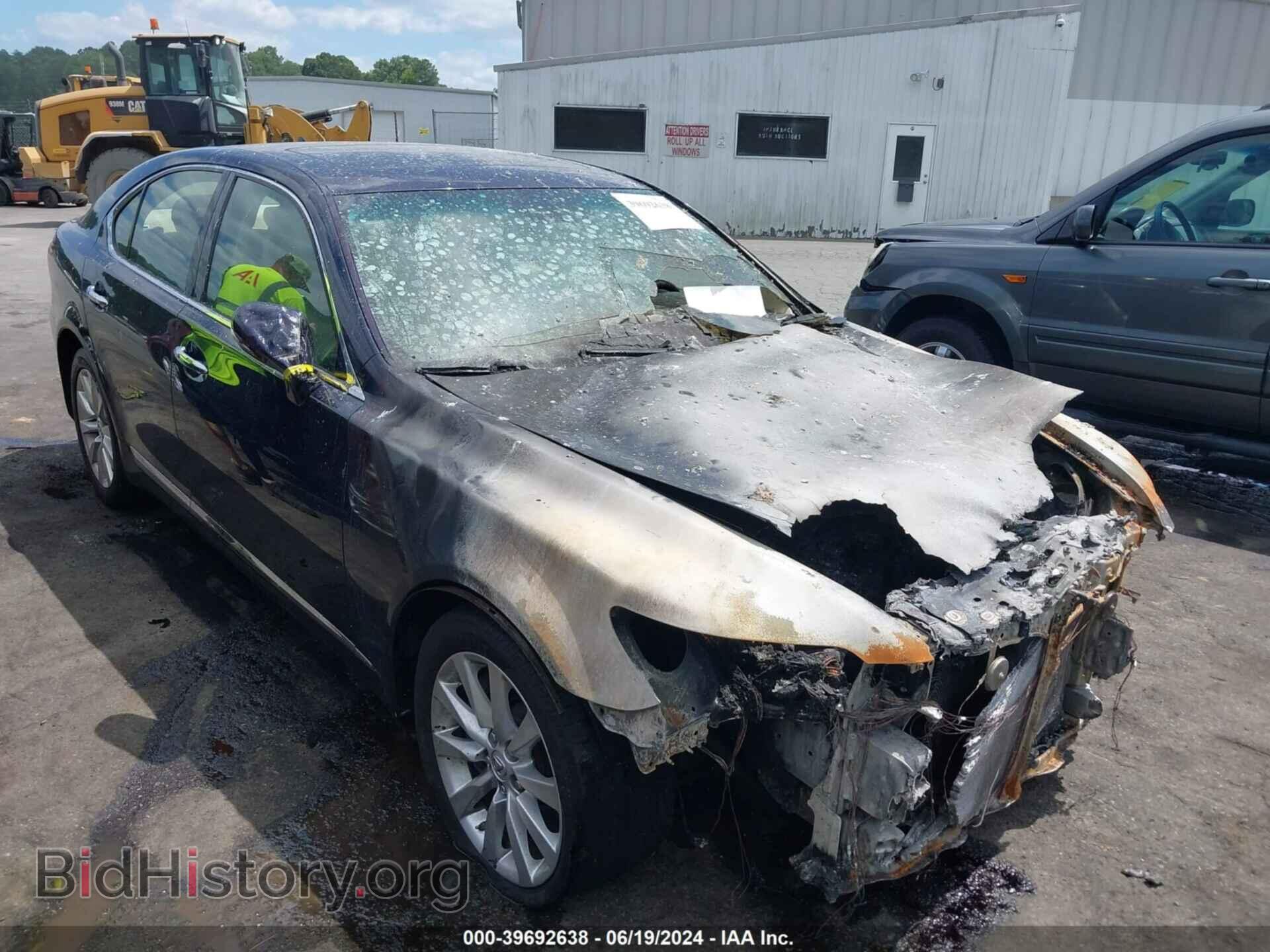 Photo JTHCL5EF9B5010738 - LEXUS LS 460 2011