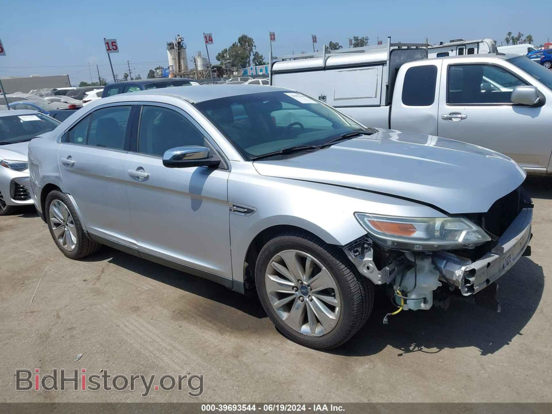 Photo 1FAHP2FW8BG155692 - FORD TAURUS 2011