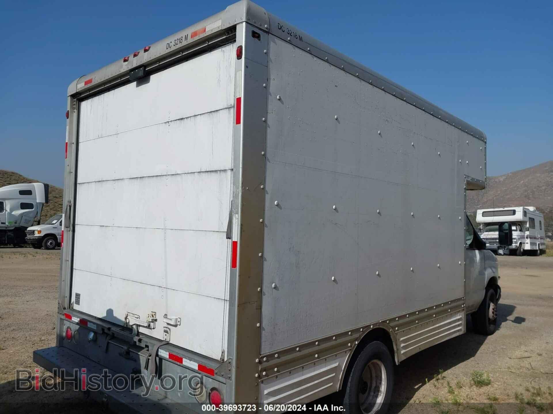 2006 FORD E-450 CUTAWAY - VIN: 1FDXE45S76DA58766 - Фото 4