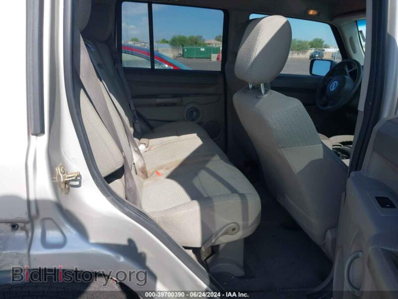 2006 Jeep COMMANDER (VIN 1J8HH48K96C335072) — photo 8 of 12