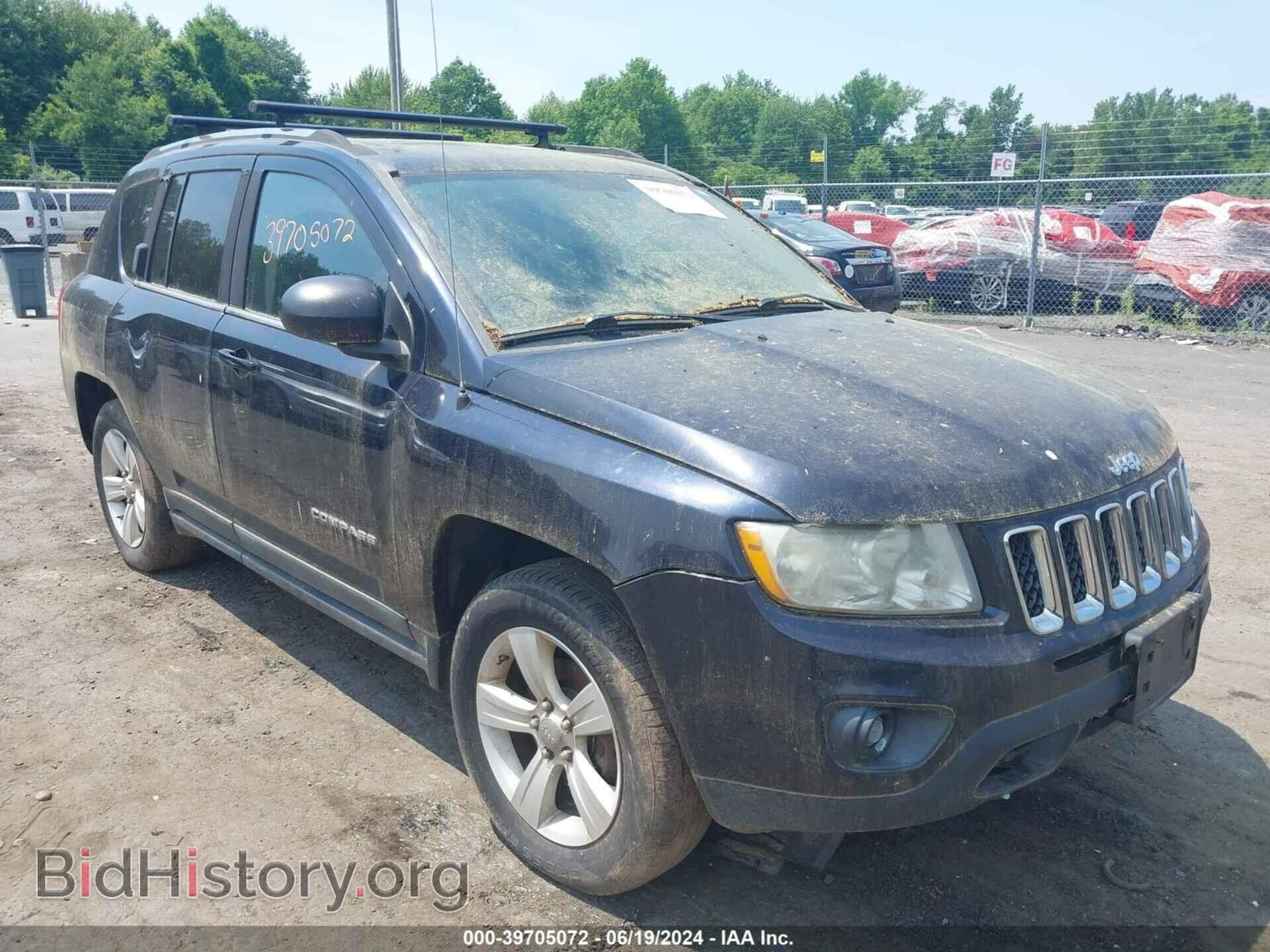 Photo 1J4NF5FB2BD163667 - JEEP COMPASS 2011