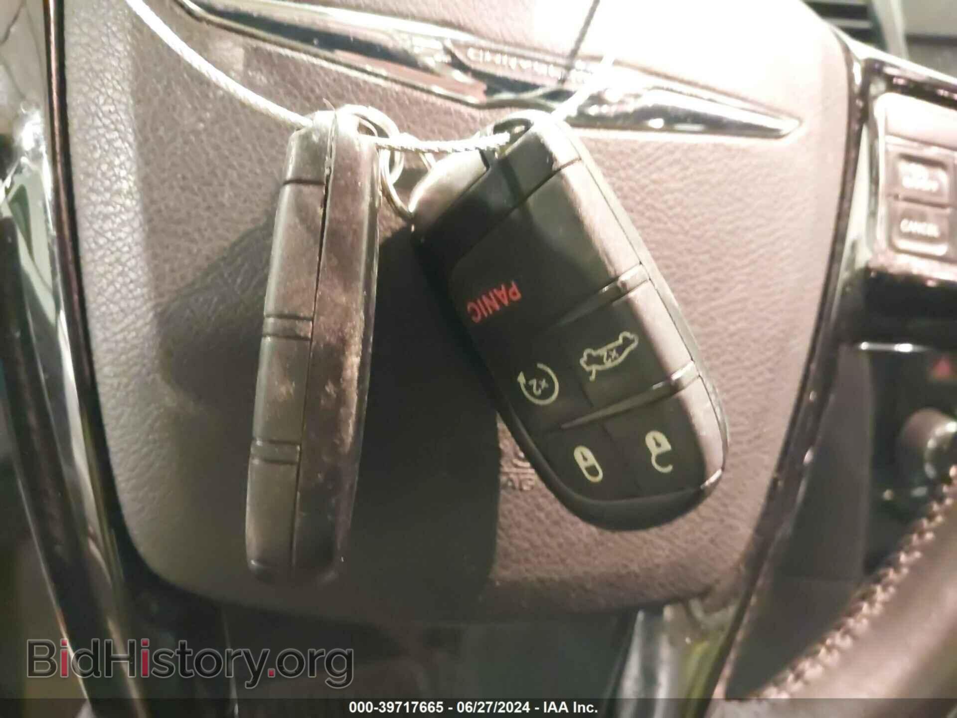 2014 CHRYSLER 300 - VIN: 2C3CCAGG7EH341948 - Фото 11