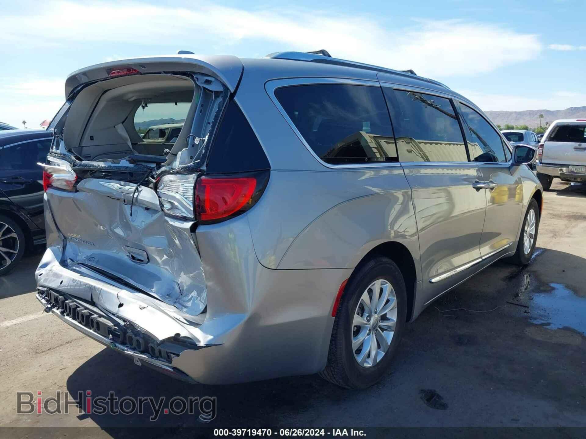 2018 CHRYSLER PACIFICA - VIN: 2C4RC1BG8JR124491 - Фото 4