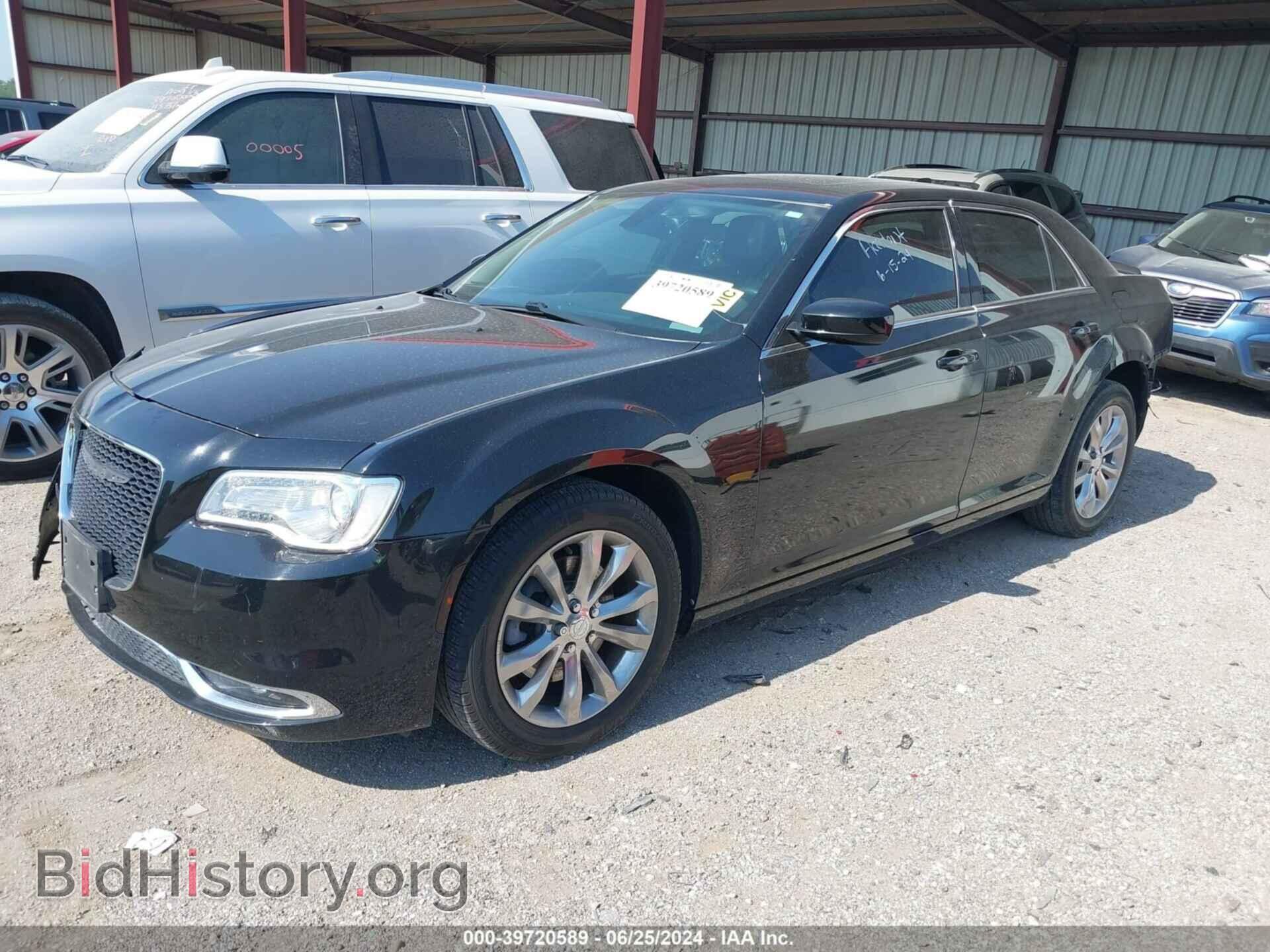 2016 CHRYSLER 300 - VIN: 2C3CCARGXGH270597 - Фото 2