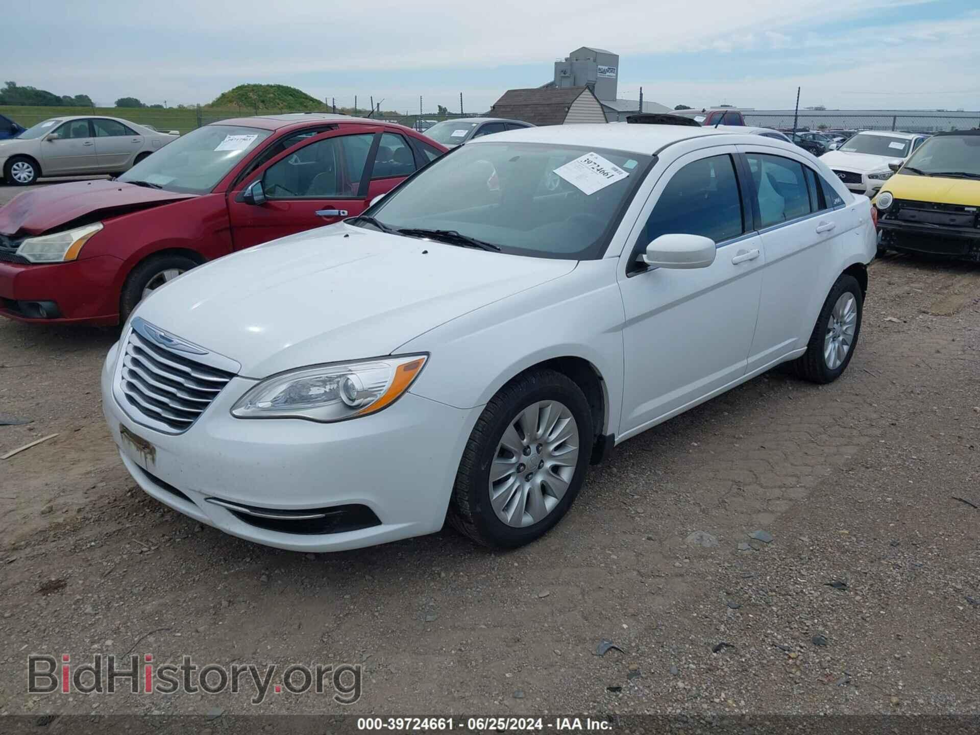 2012 CHRYSLER 200 - VIN: 1C3CCBAB9CN318744 - Фото 2