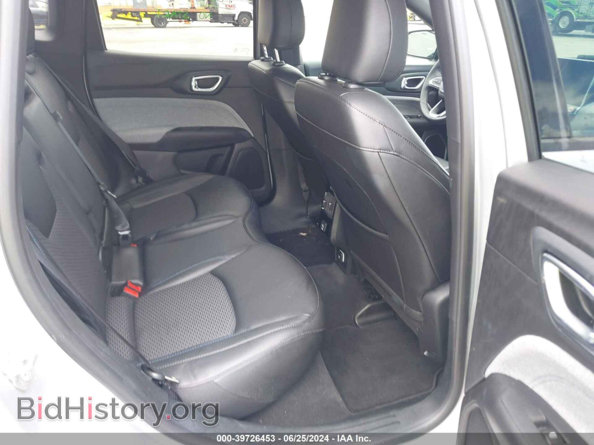 2024 JEEP COMPASS - VIN: 3C4NJDBN0RT109755 - Фото 8
