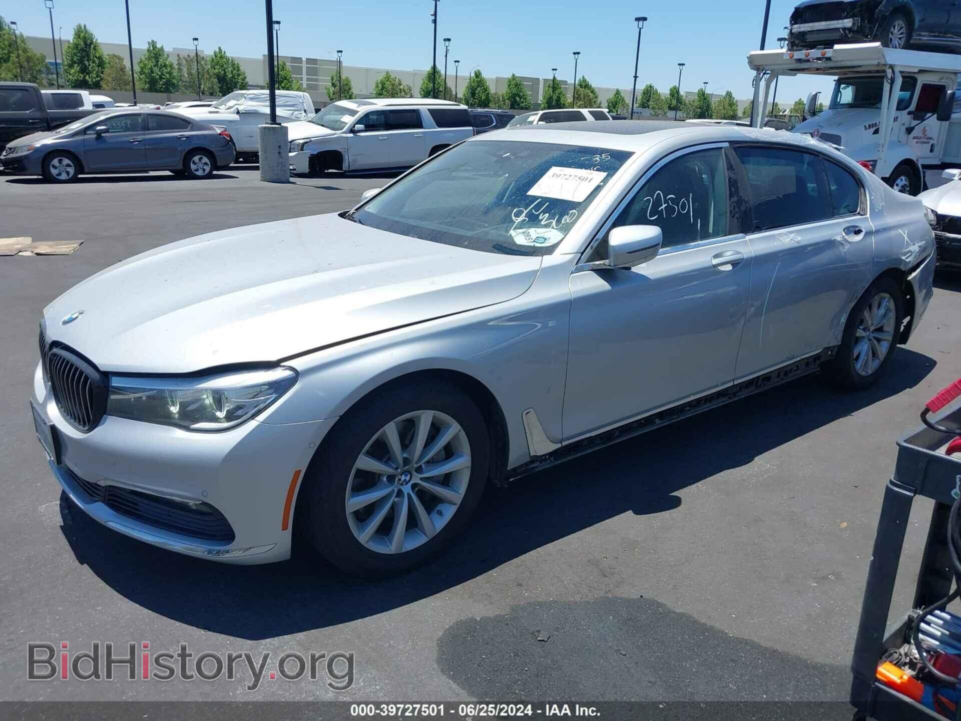 2017 BMW 740I - VIN: WBA7E2C54HG739665 - Фото 2