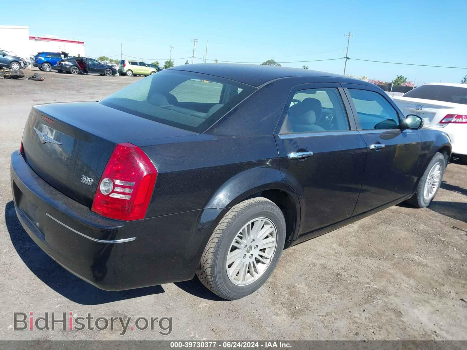 2010 CHRYSLER 300 - VIN: 2C3CA4CD7AH133873 - Фото 4