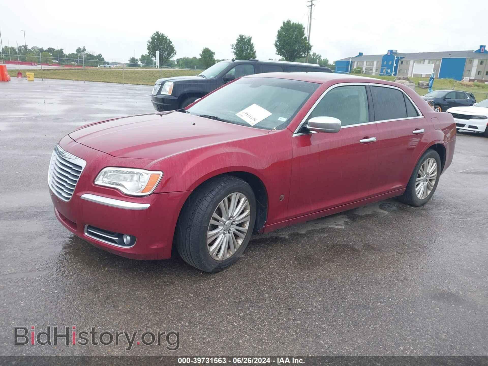 2013 CHRYSLER 300C - VIN: 2C3CCAST3DH564507 - Фото 2