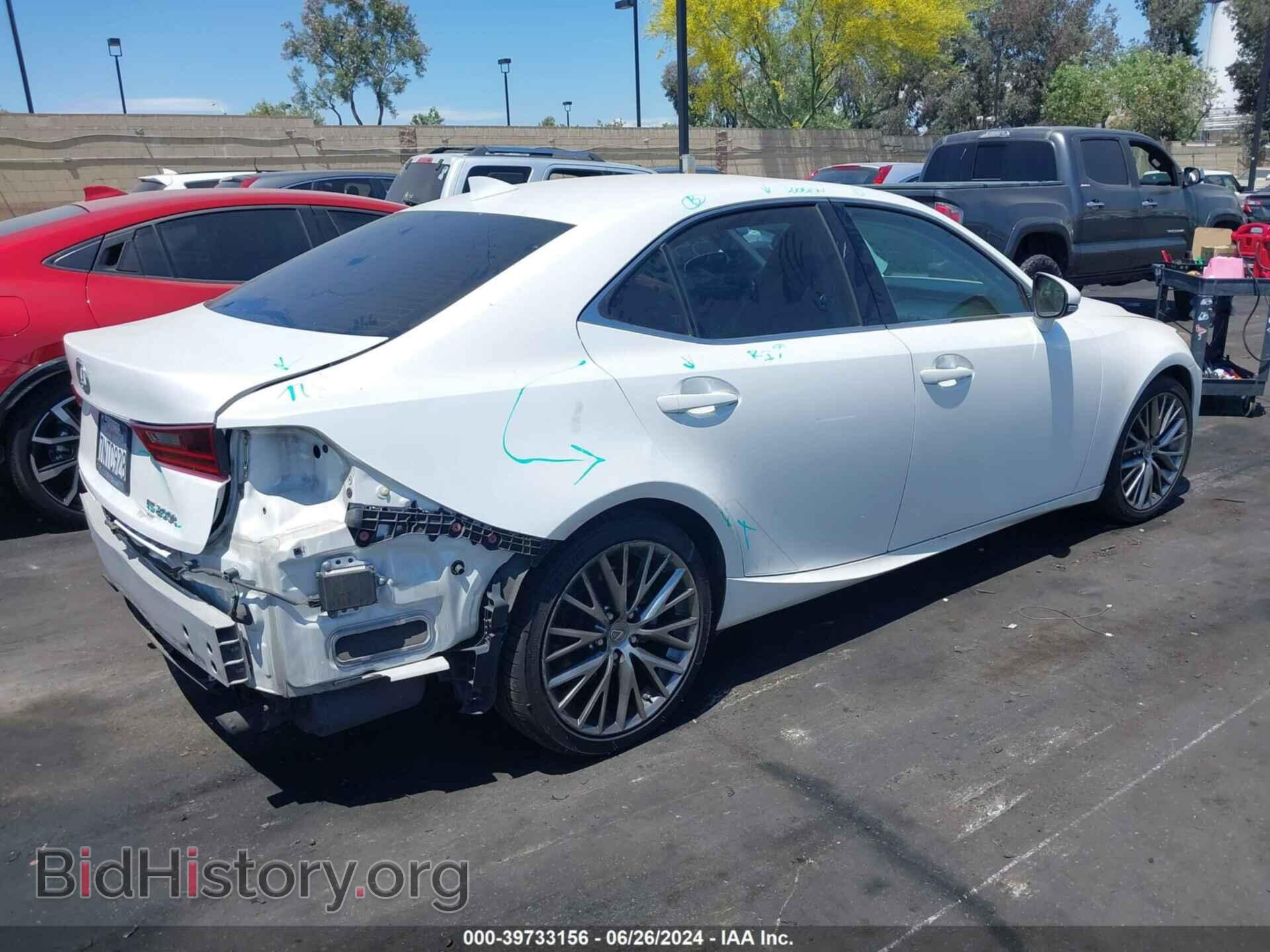 2016 LEXUS IS 200T - VIN: JTHBA1D24G5008167 - Фото 4